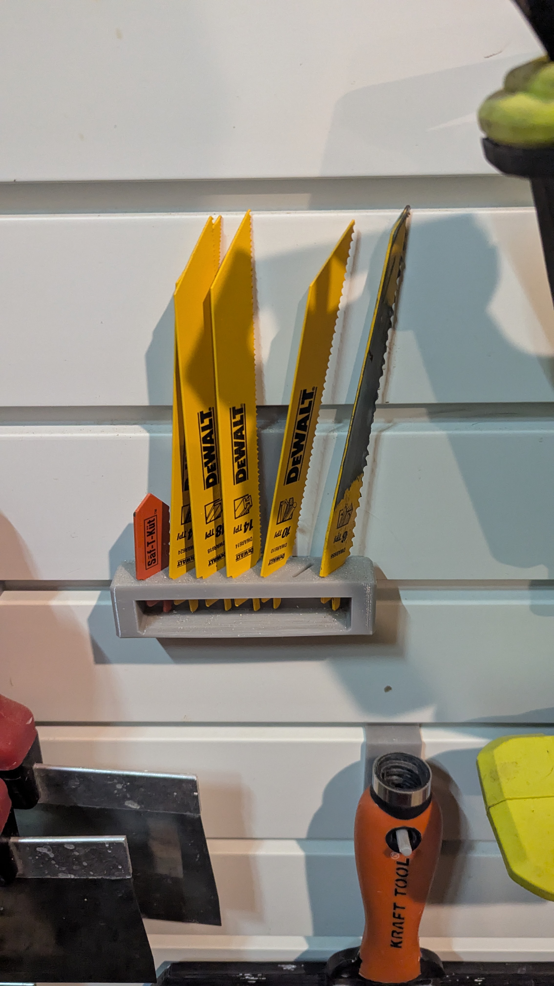 Reciprocating Saw Blade Holder for 3" Slatwall