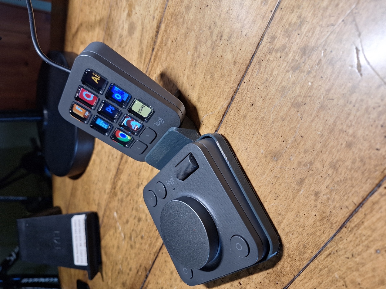 Logitech MX Creative Console Holder