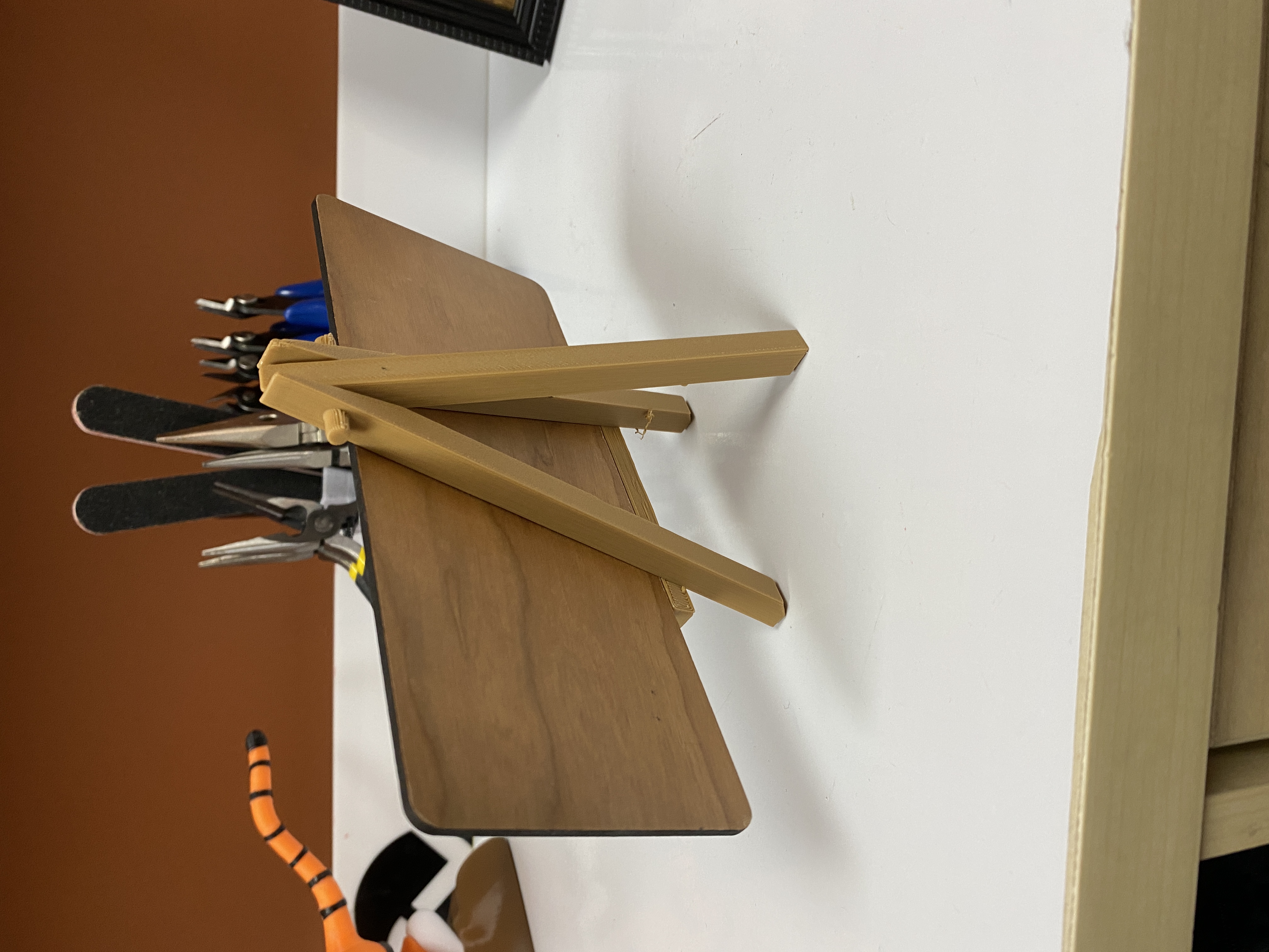 Miniatura 2 do modelo 3D Mini easel