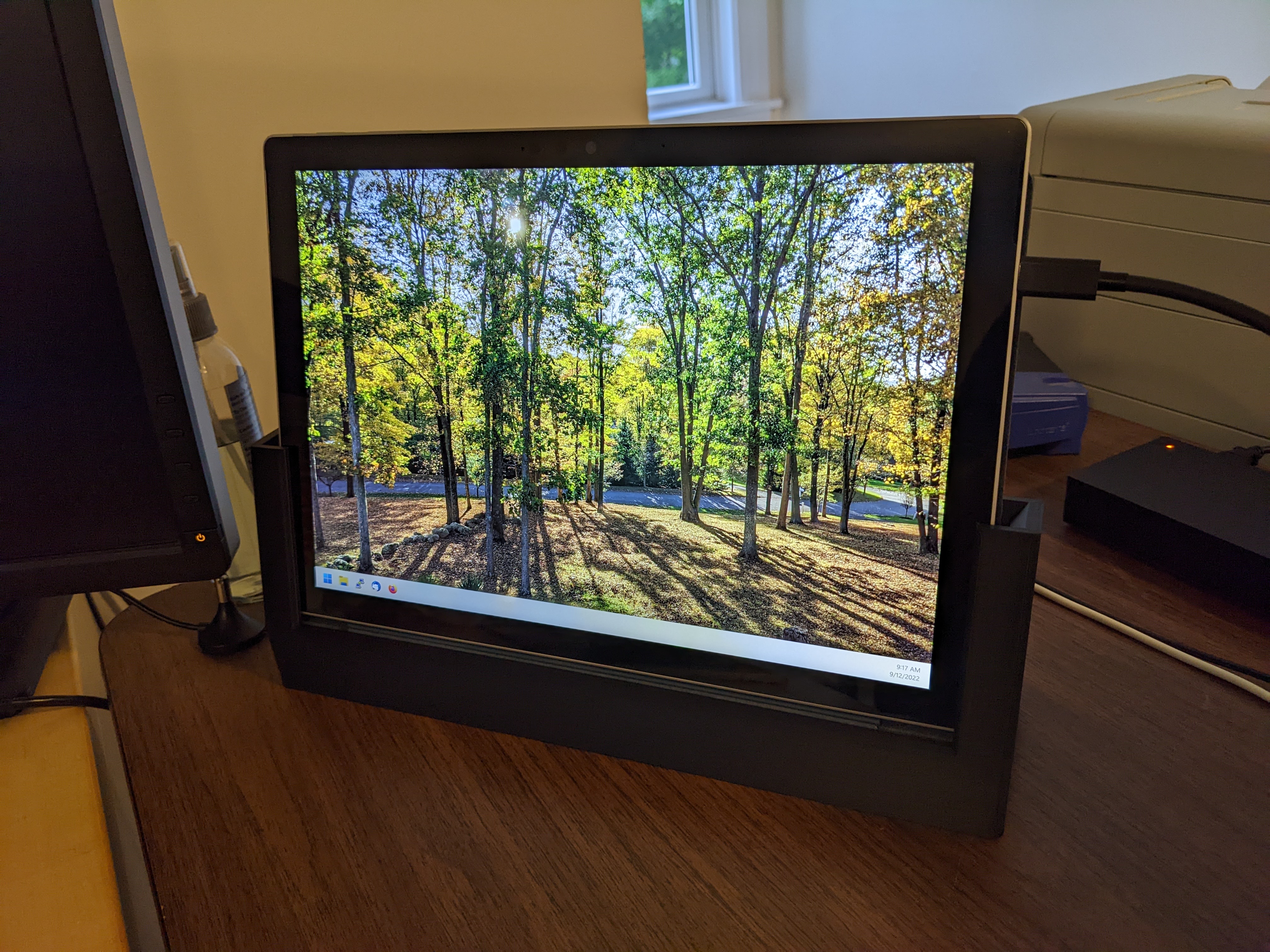 Miniatura 2 do modelo 3D Microsoft Surface Pro Stand