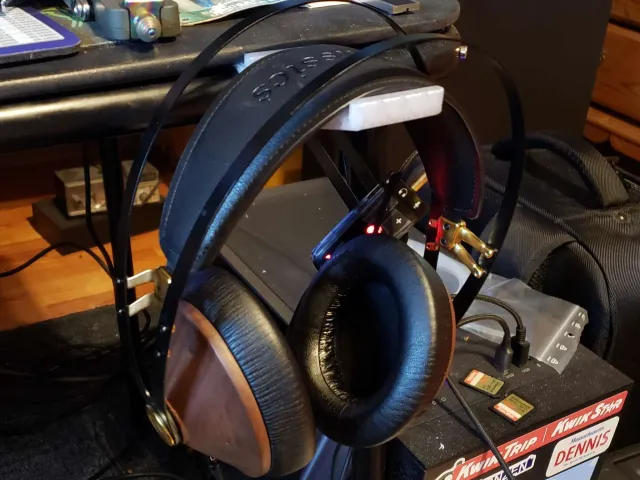 Headphone Mount for Folding Table