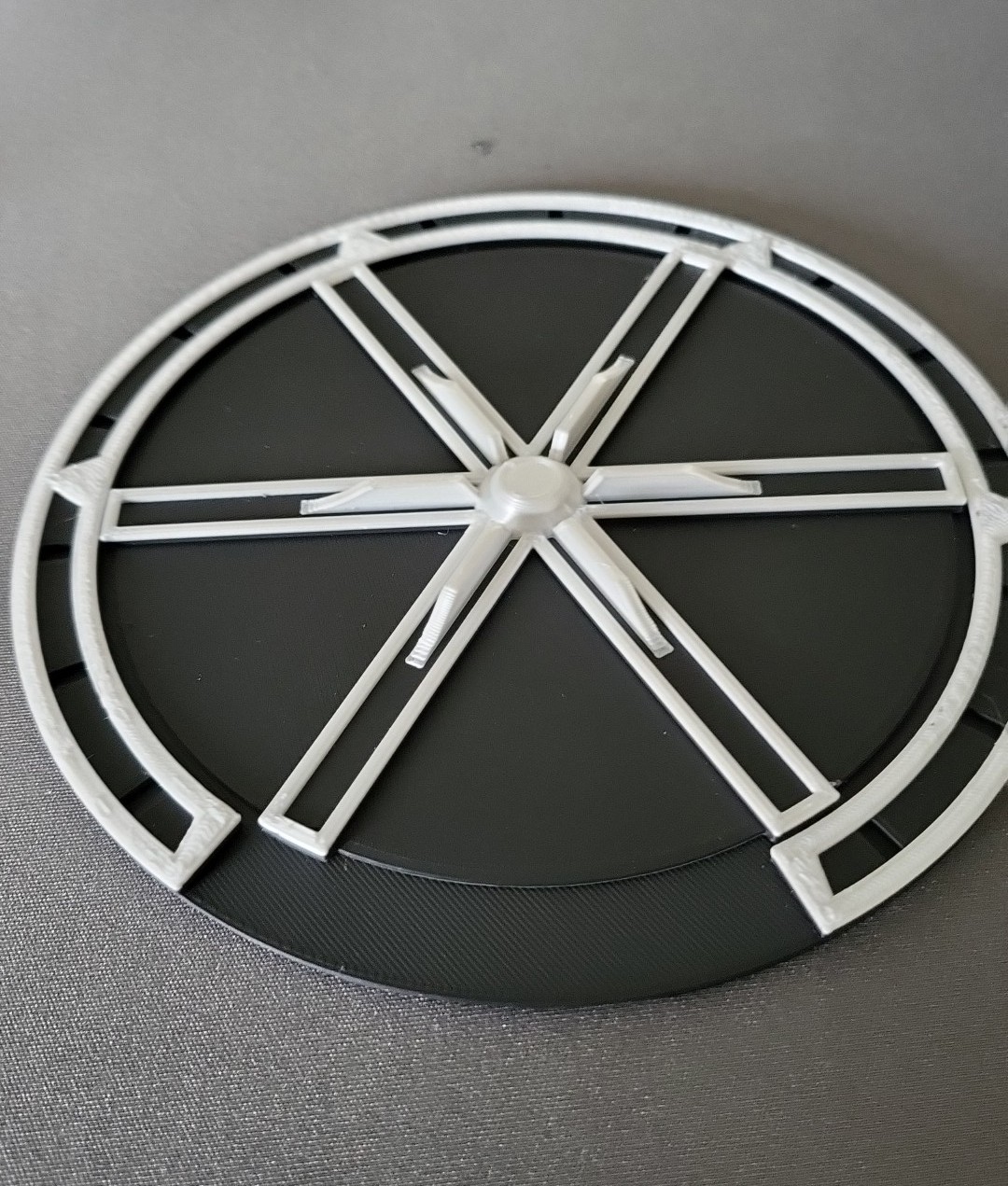 Construction wheel with webbing