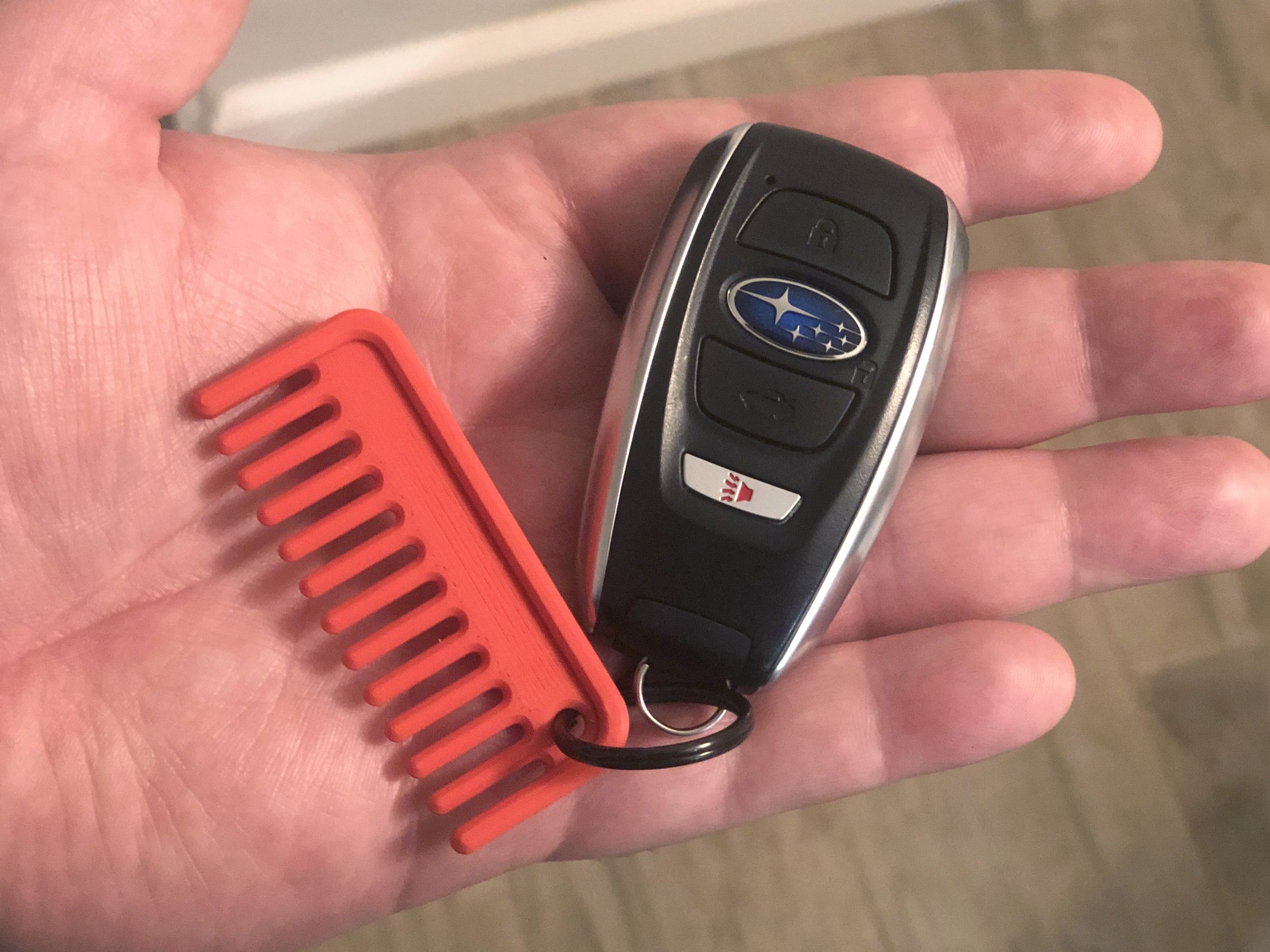 Miniatura 2 do modelo 3D Miniature Keychain Comb