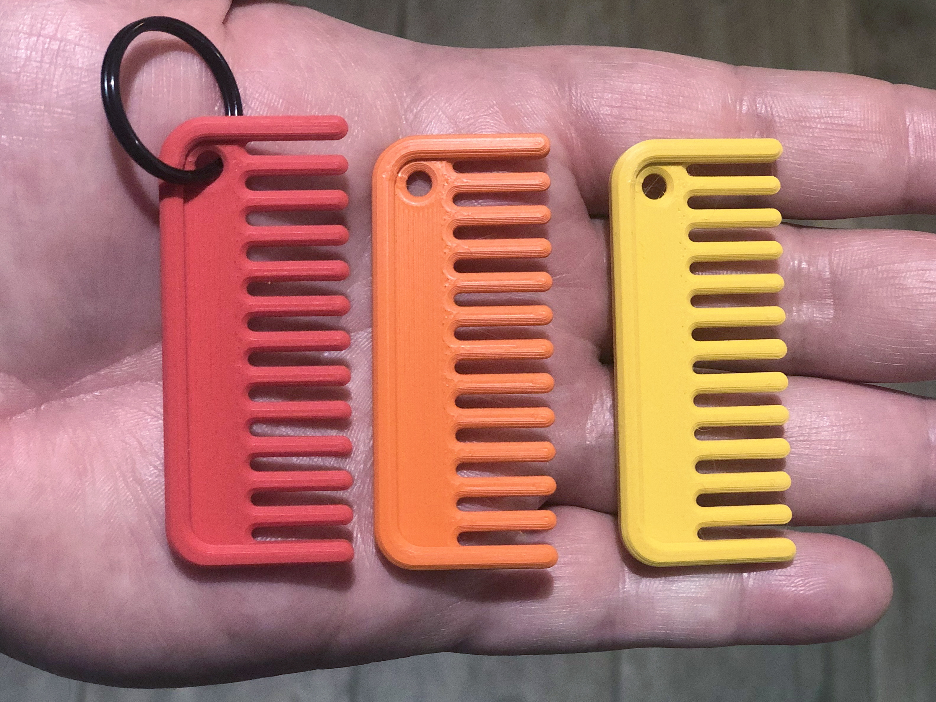 Miniatura 4 do modelo 3D Miniature Keychain Comb