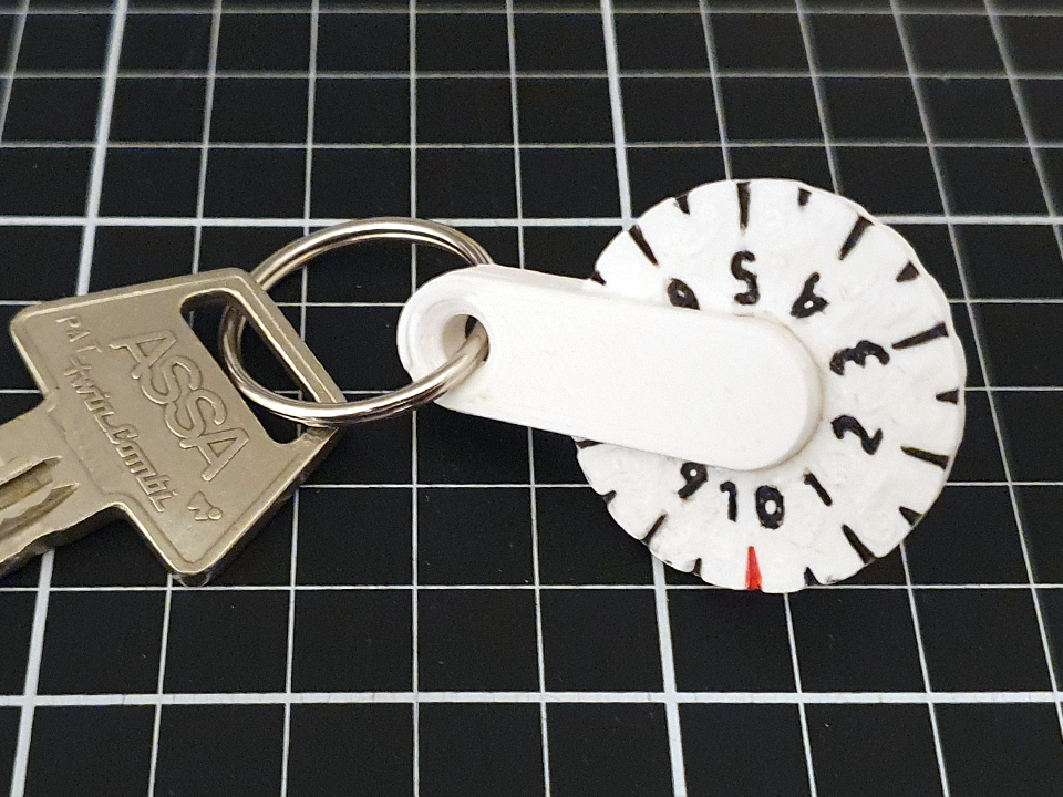Rolling ruler for keychain