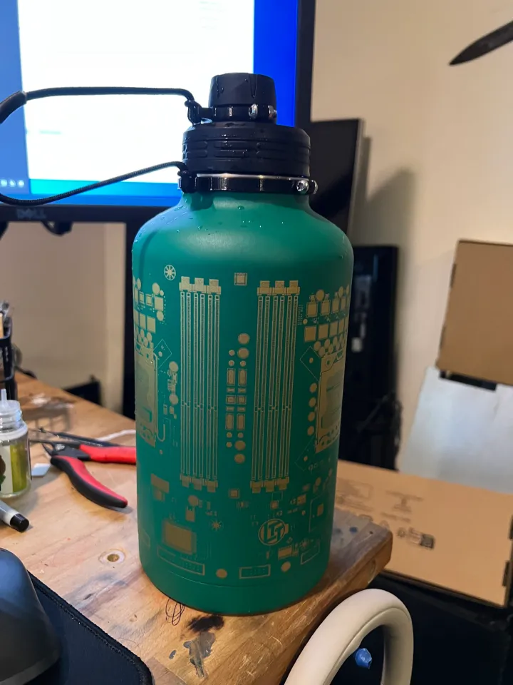 Anyone else's water bottle leak from the lid? : r/LinusTechTips