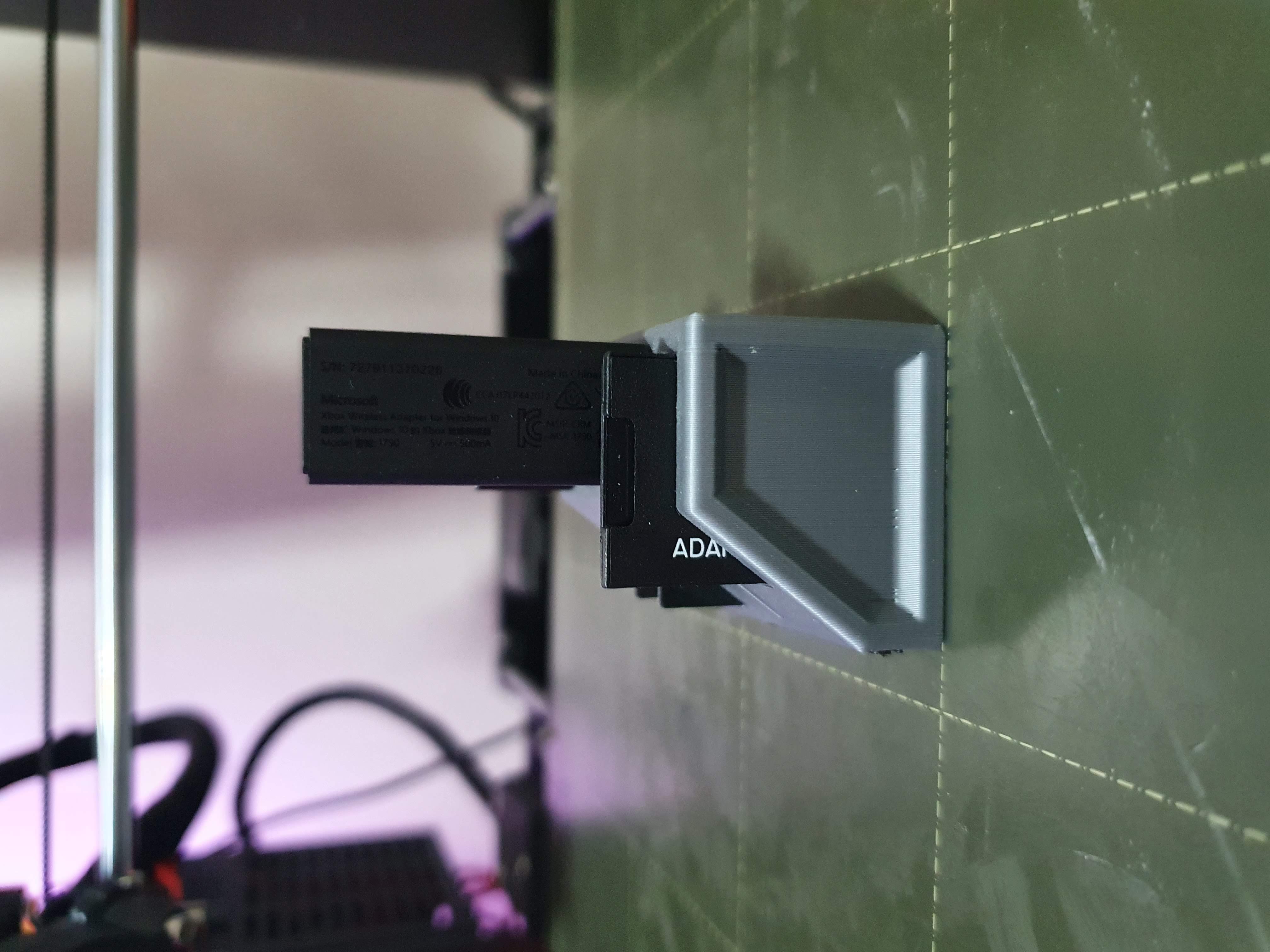 Miniatura 4 do modelo 3D Compact USB & SD Card Holder