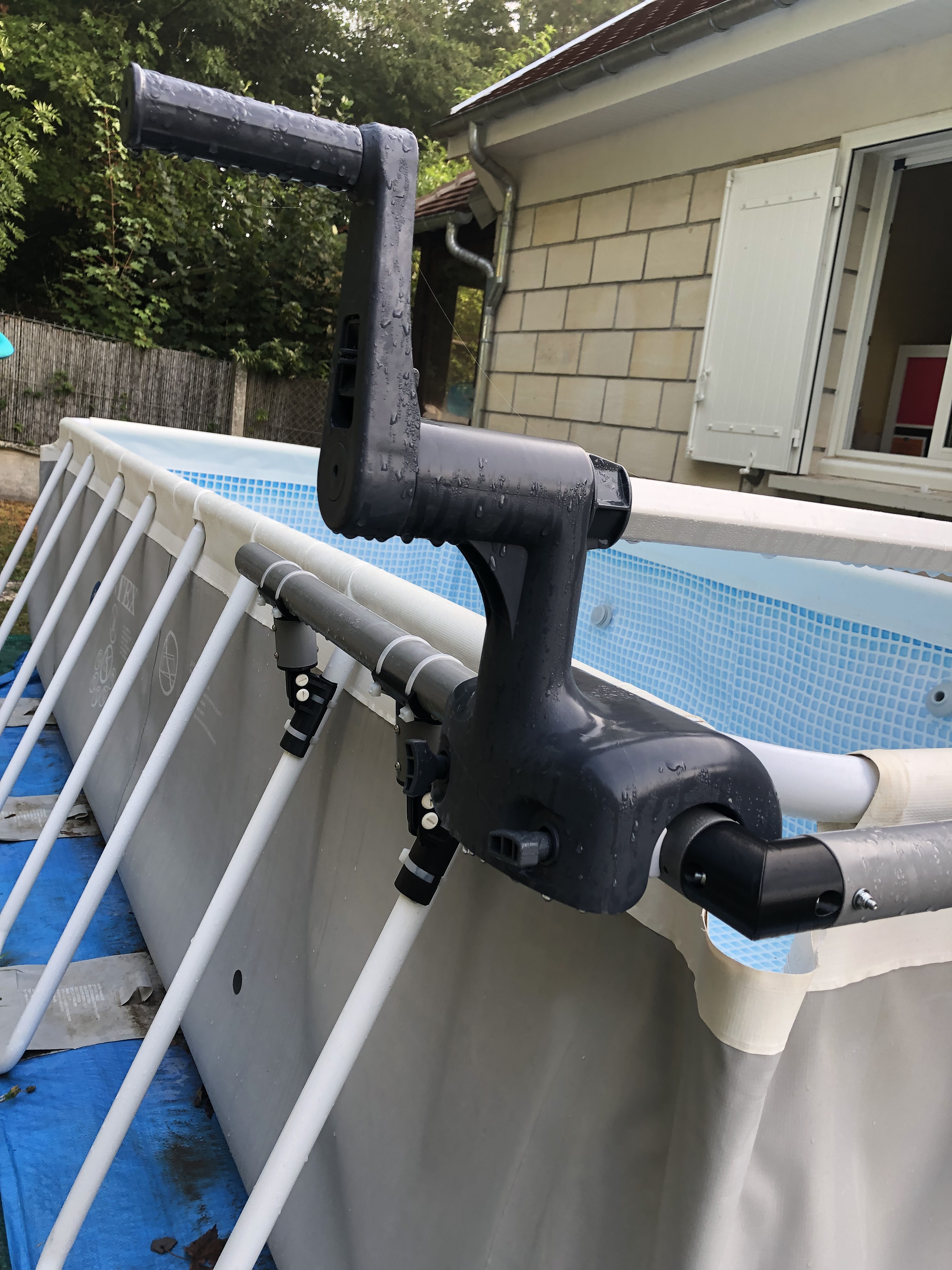 Support for roll-up system of pool bubble tray