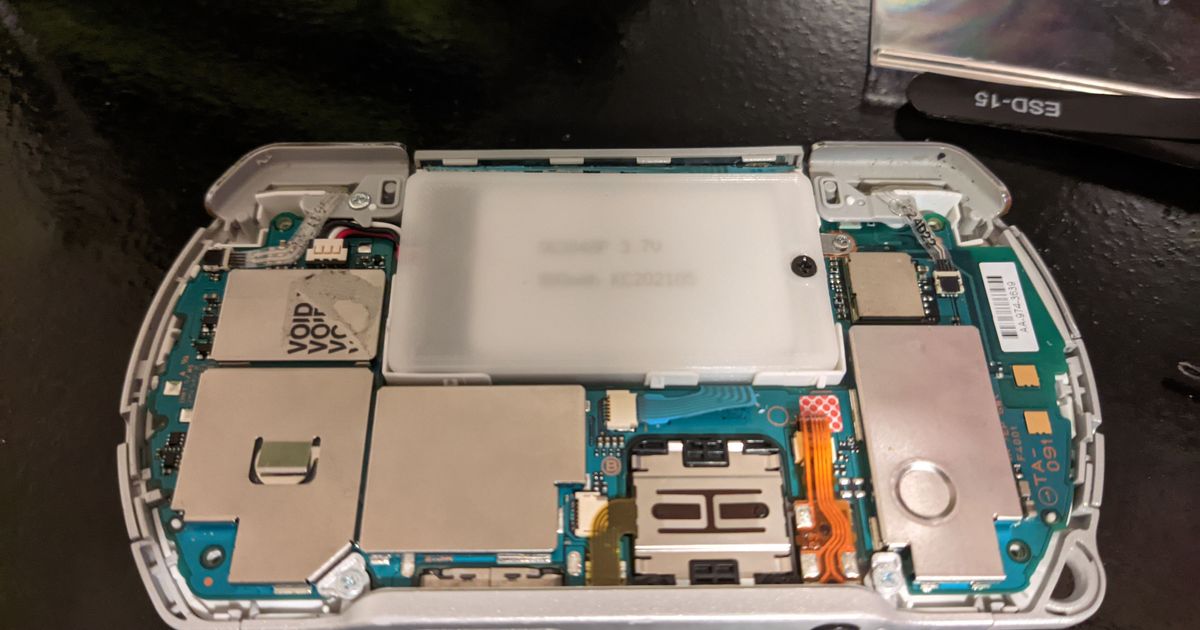 PSP Go 800mAh Battery Shell by 16 Bit Virtual Studios Download free