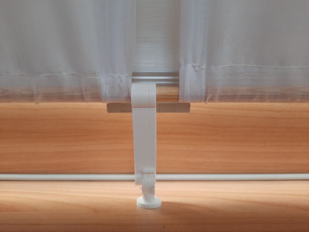 Caravan curtain rod holder