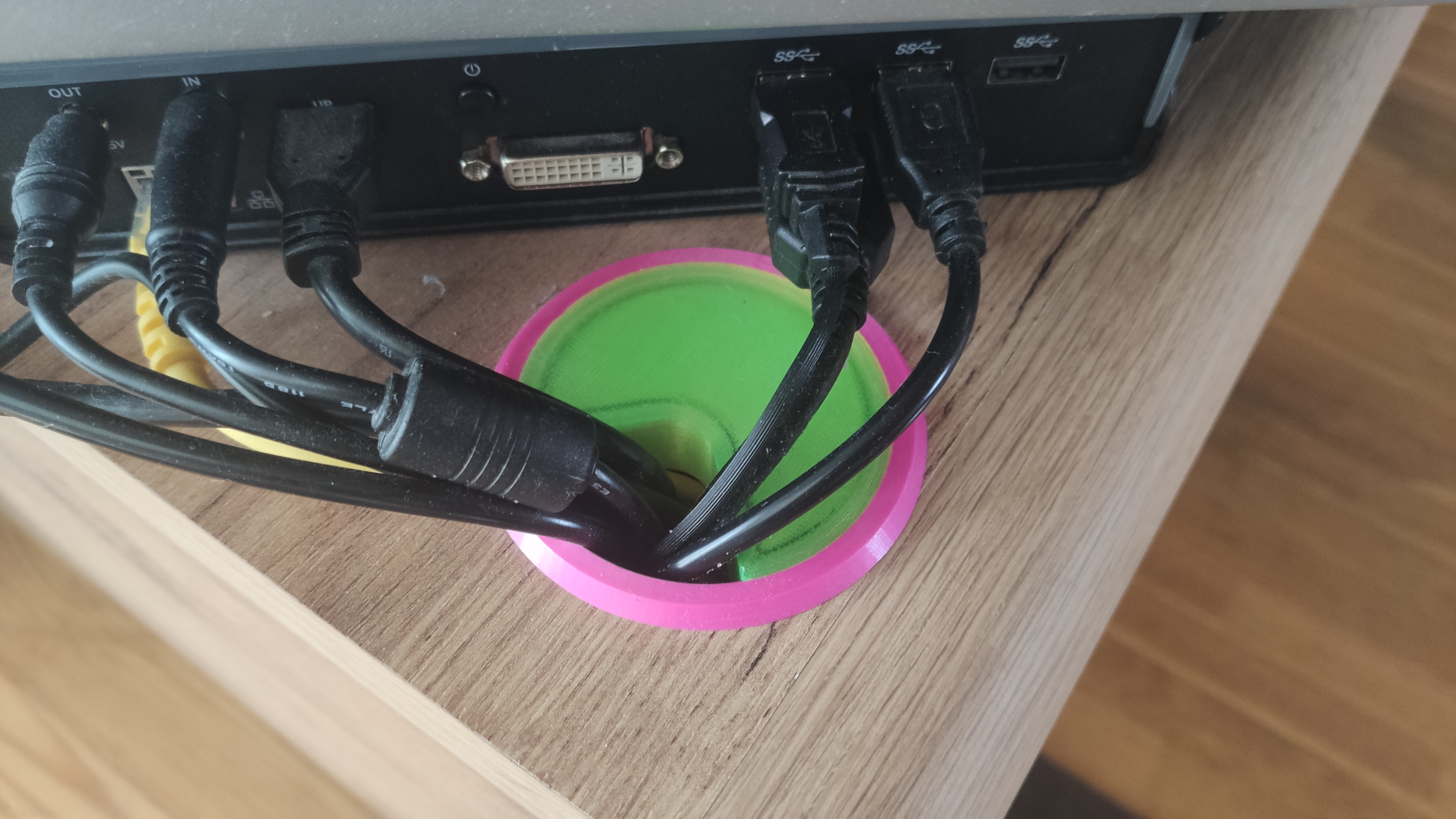 Table grommet