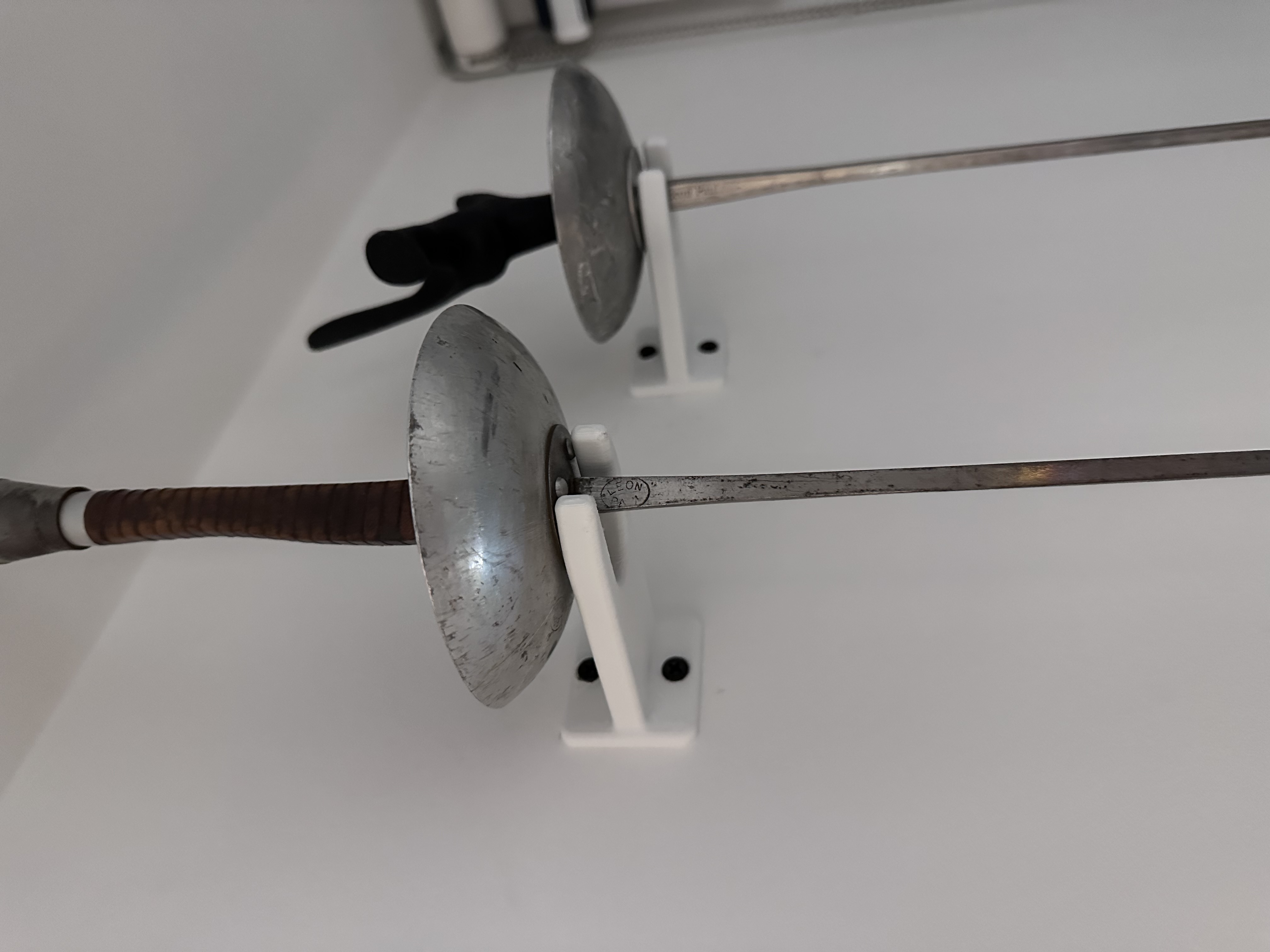 Fencing Weapon Holder (With Screw holes) by MAJORTHOM Download free