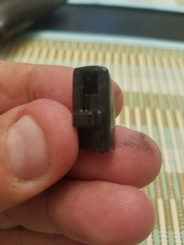 Nissan Versa glove compartment latch mechanism by electronlove