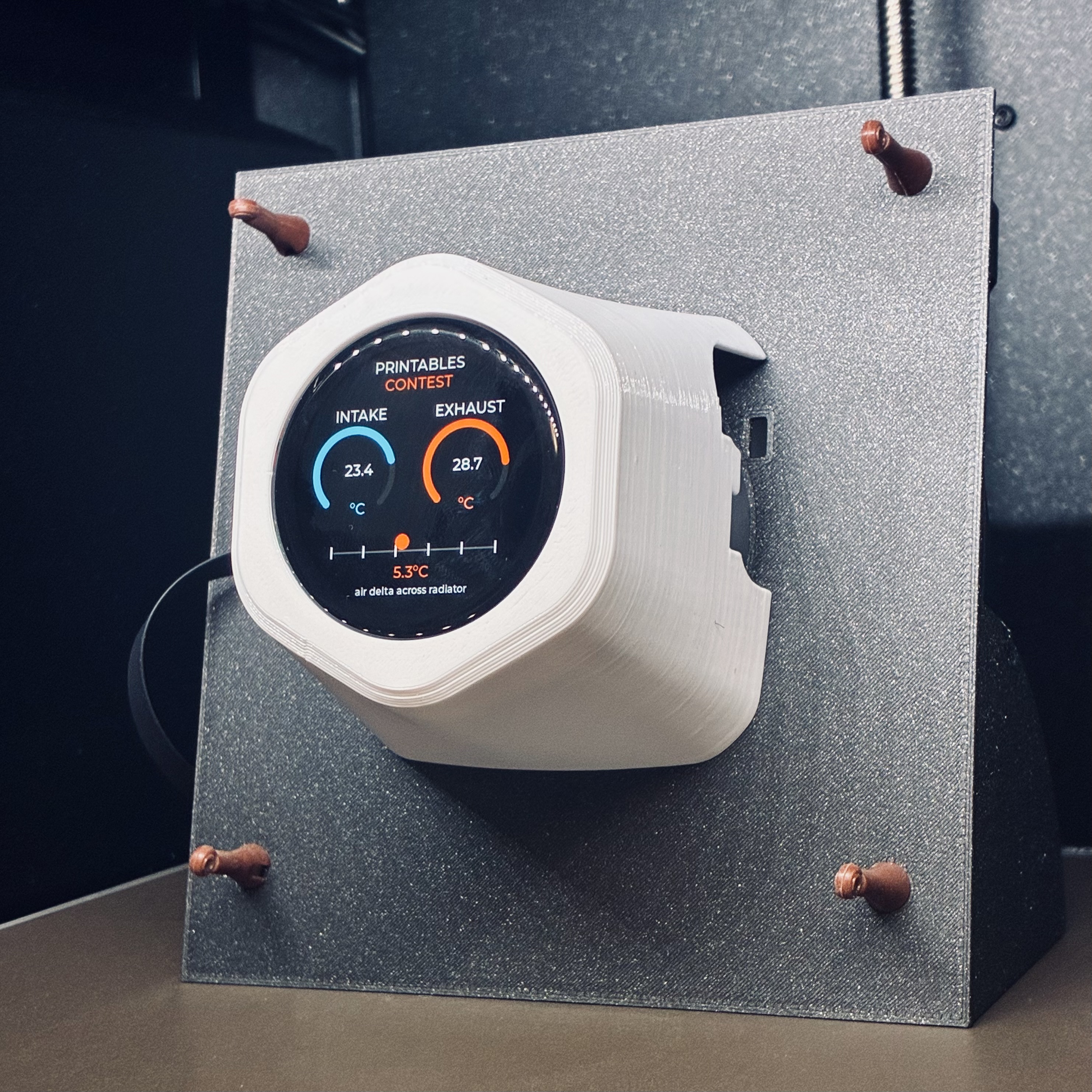 Cooler Master: Elite Liquid, External Cover Mod with Mini Display