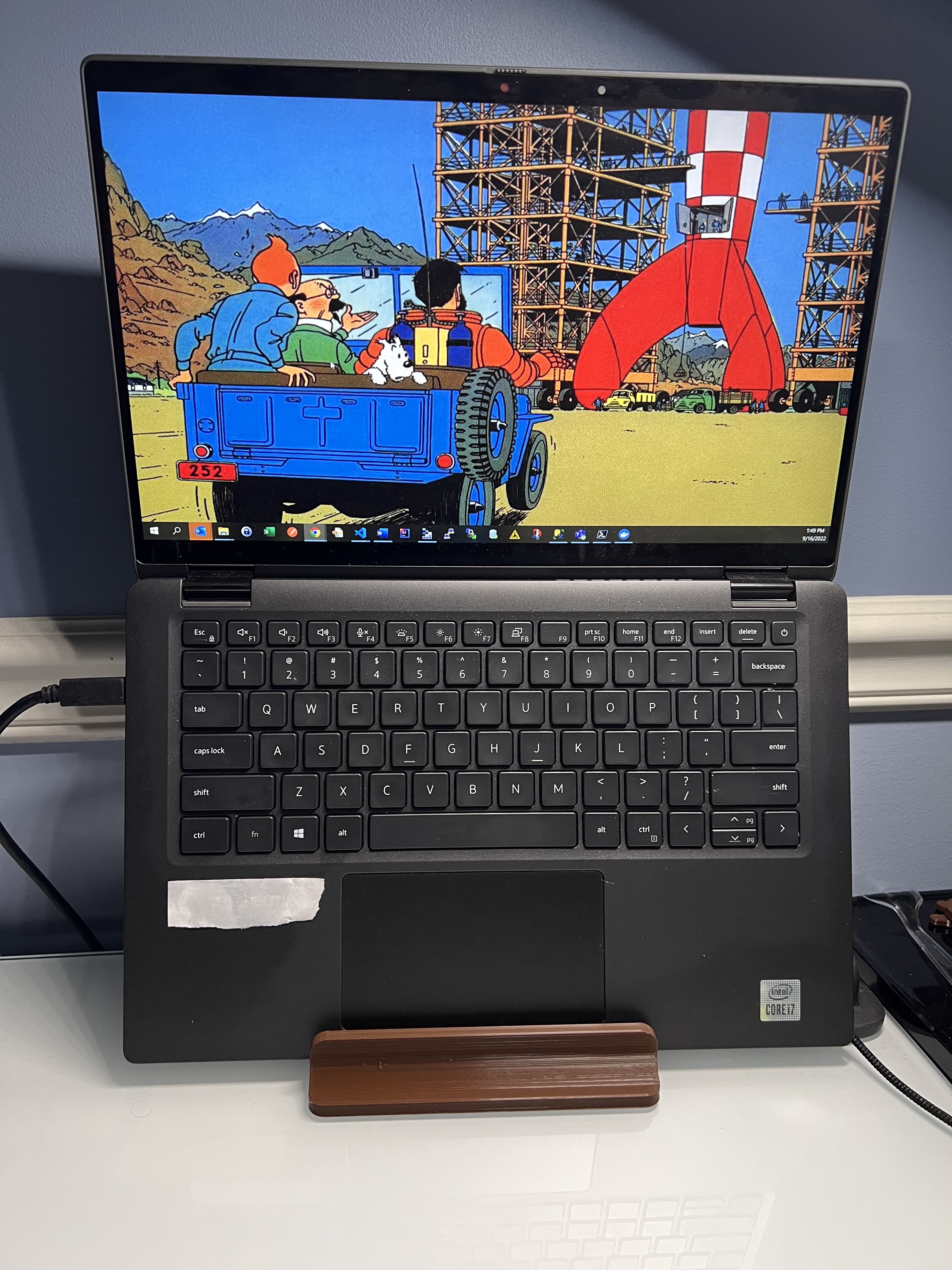 Laptop stand
