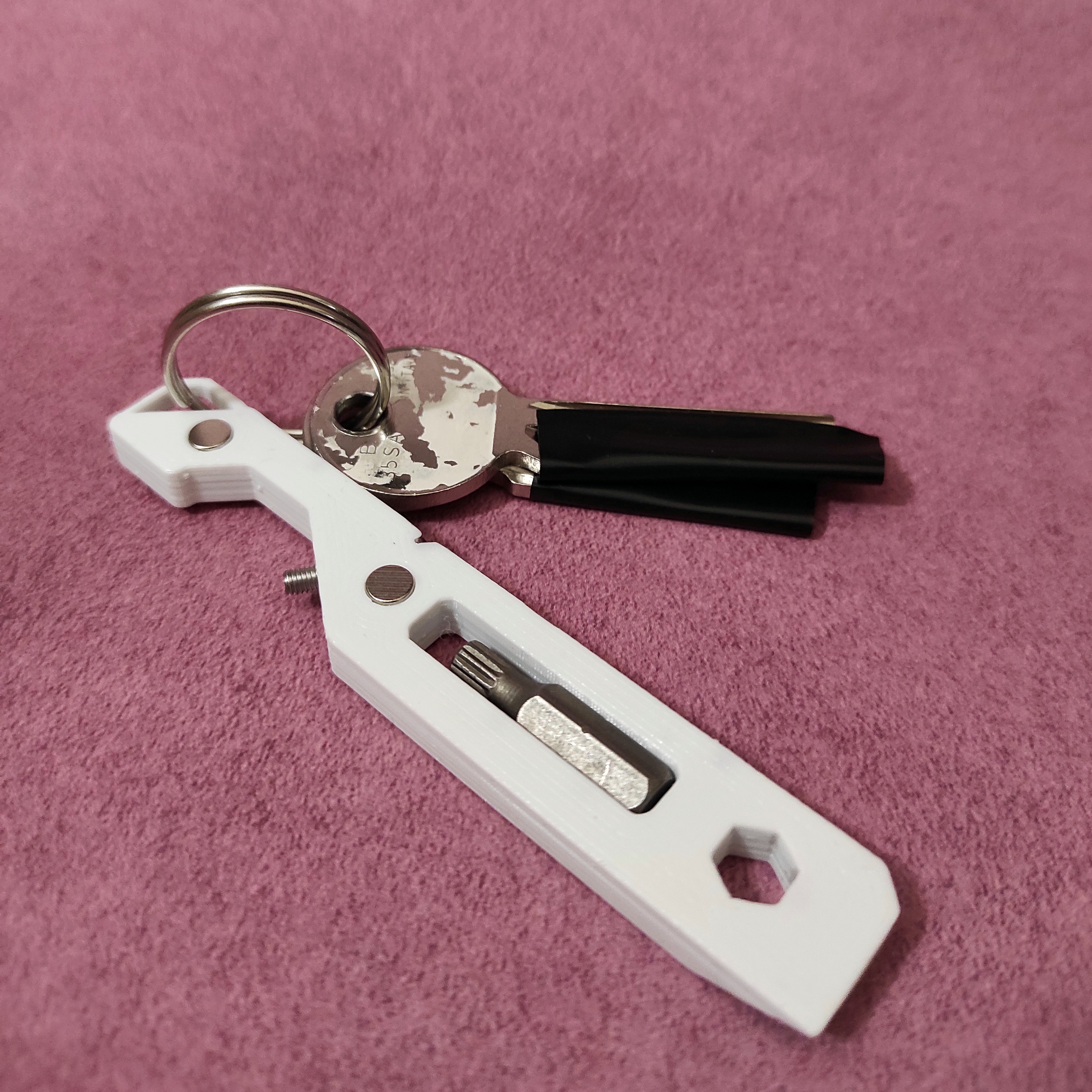 Miniatura 6 do modelo 3D PEREUKA Keychain Multitool - Customizable