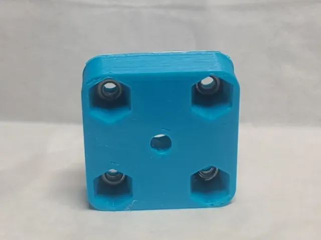 Pegboard mounting bracket