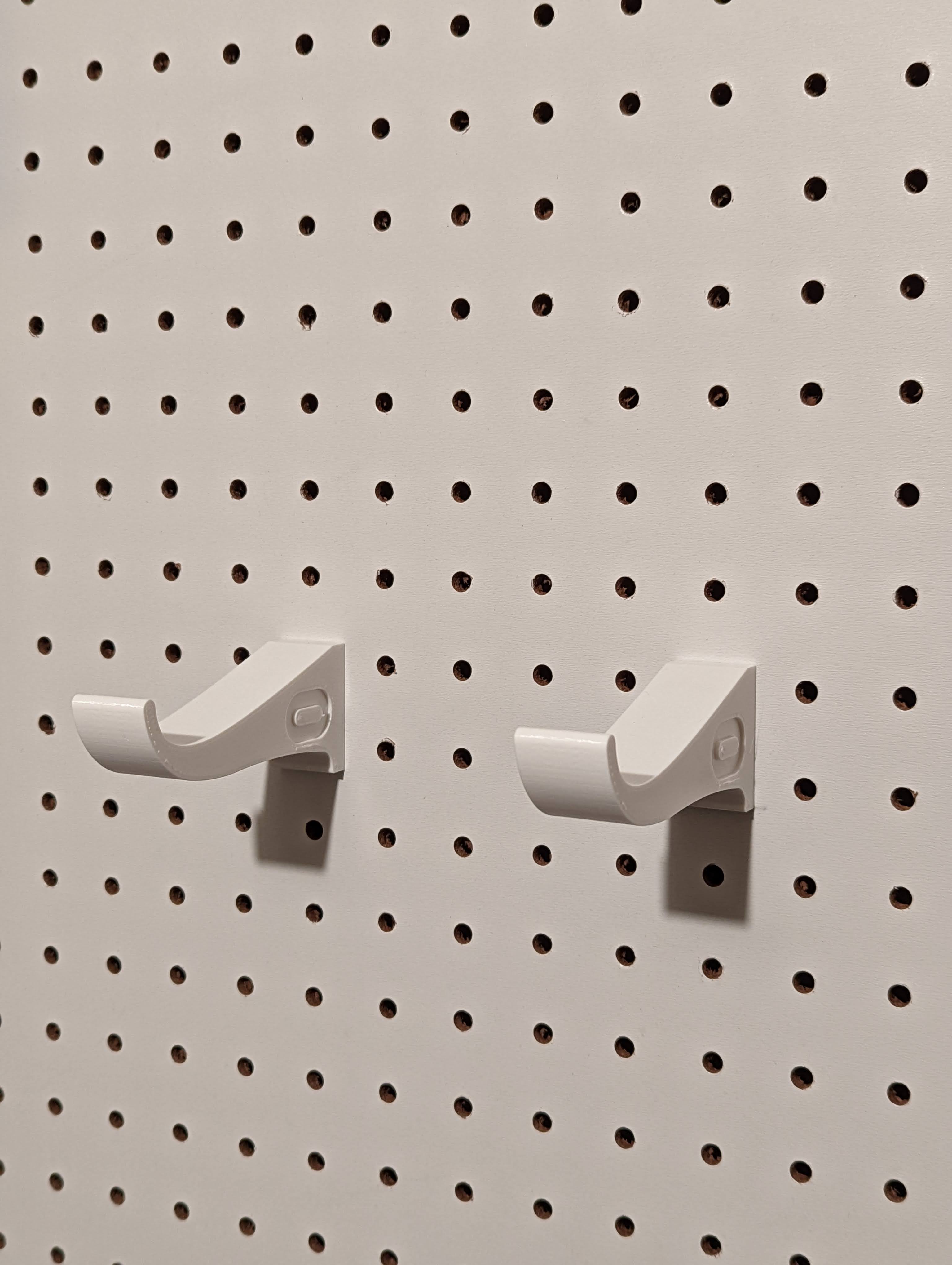 Pegboard Mounts for Oculus/Meta Quest 2 by Jonathan Lin Download free STL model