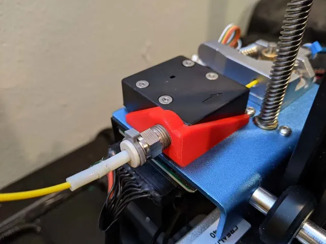 CR-10 v2 Filament Guide with m10 Bowden coupler