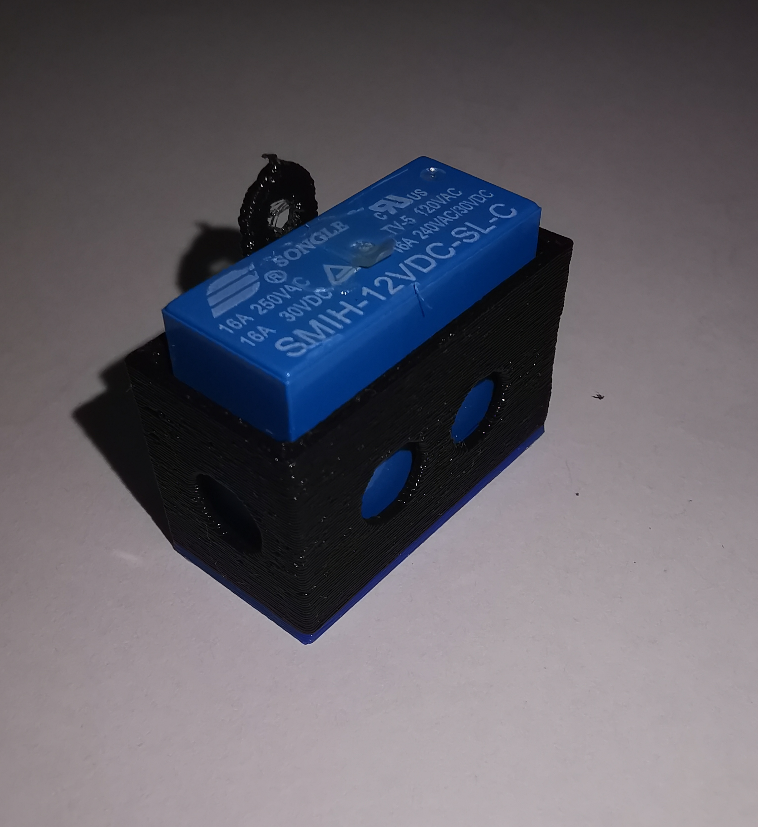 Relay holder for ZD-915 desoldering gun upgrade