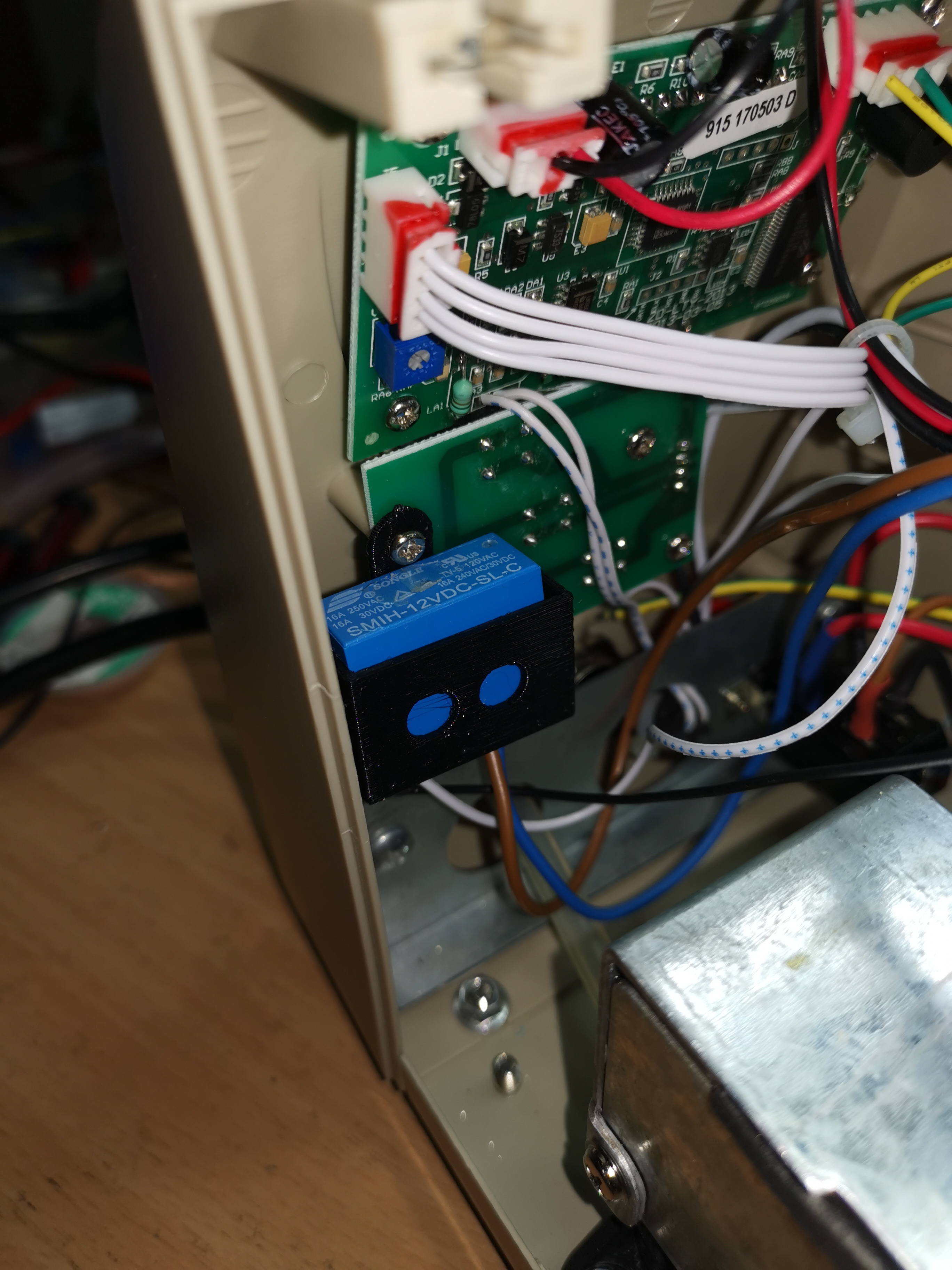 Relay holder for ZD915 desoldering gun upgrade by John Download free