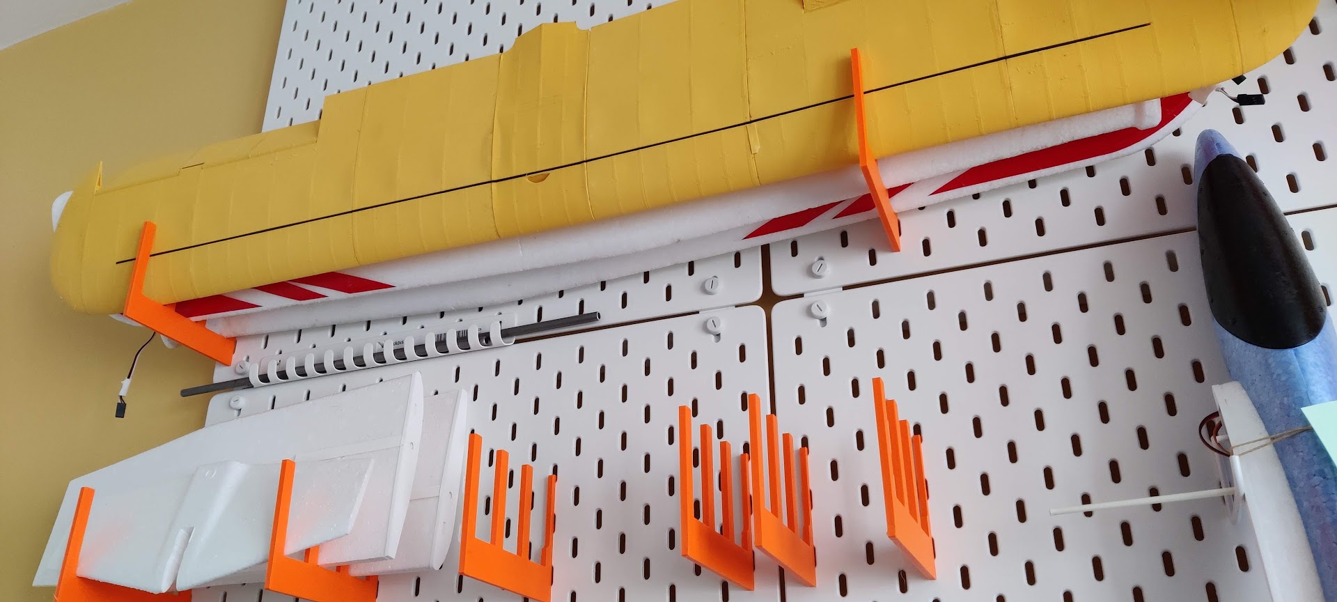 SKADIS hanger for RC model wings 3D model thumbnail