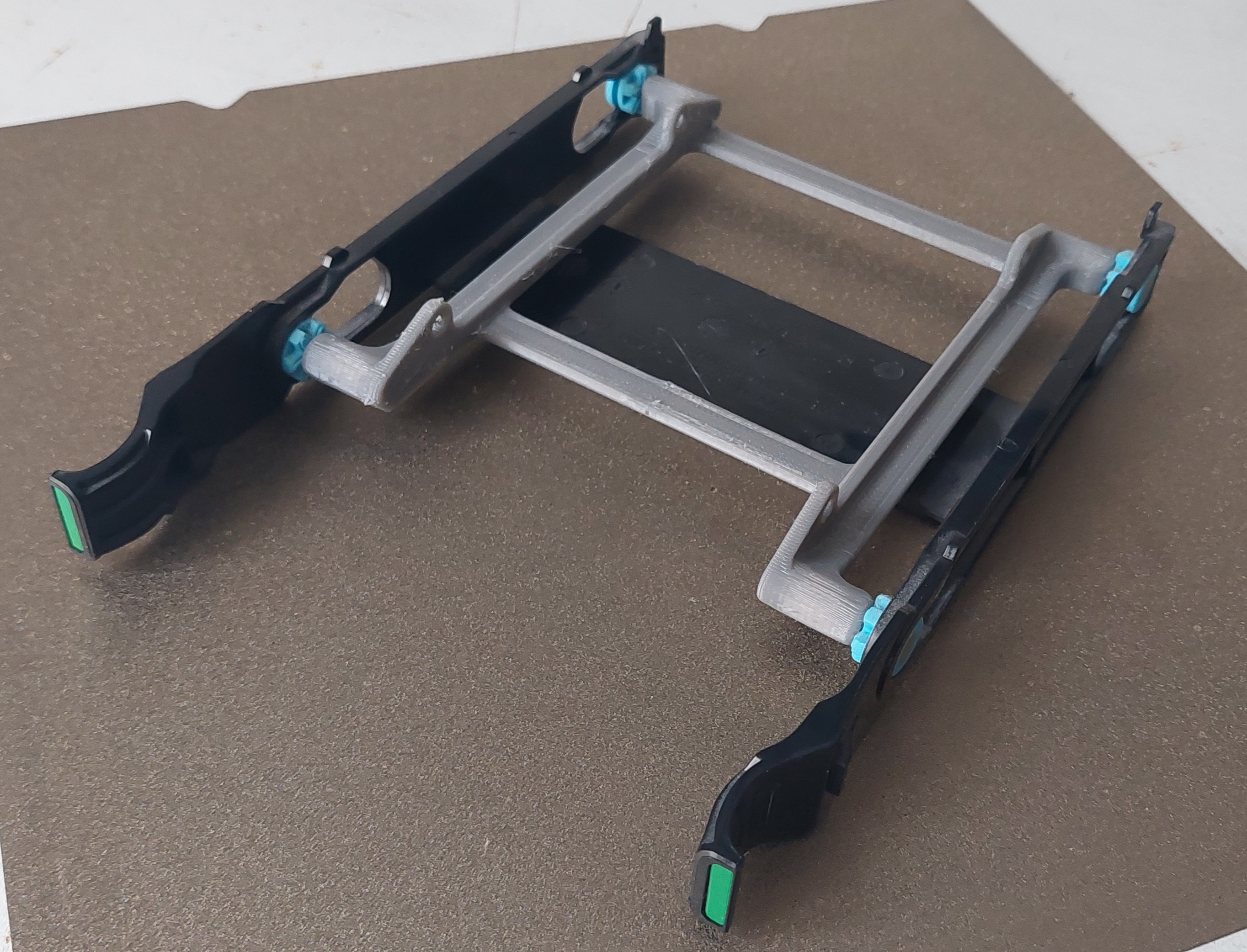 Yet another 2.5 SSD to 3.5 Caddy Adaptor