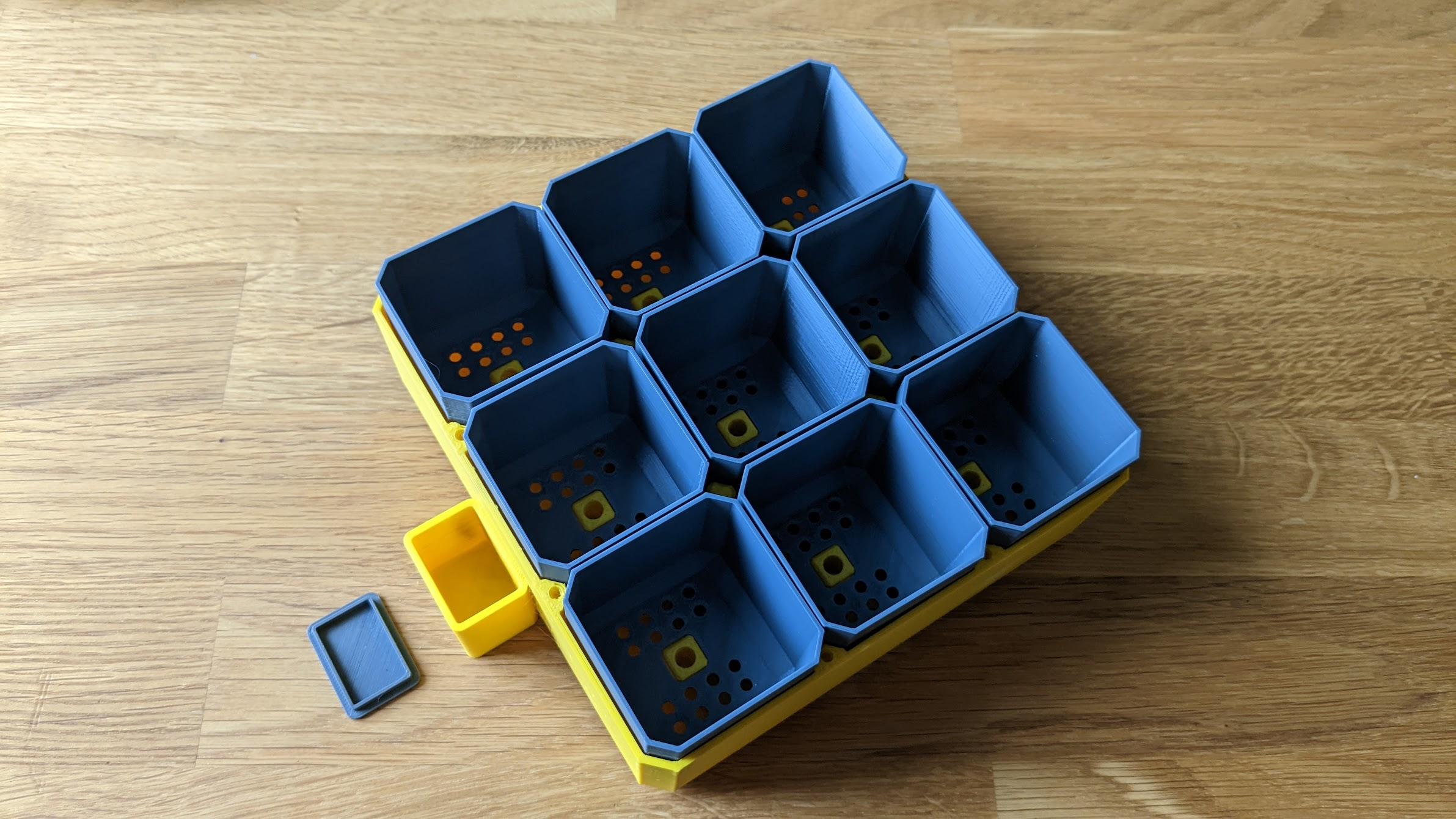Prusa MINI - Small Self-Watering Seed Starter