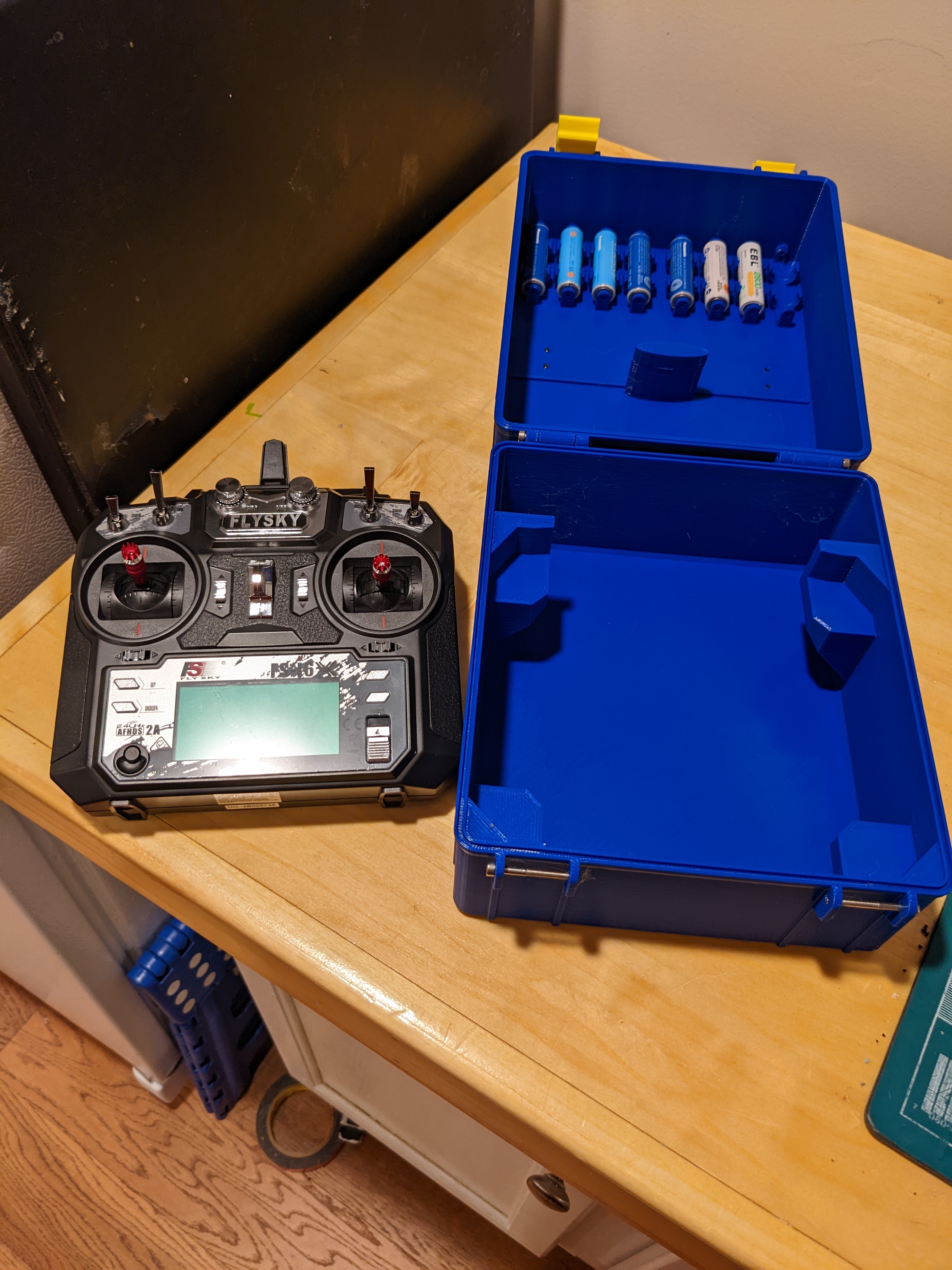 Miniatura 2 do modelo 3D SkyFly FS-I6 Controller Case