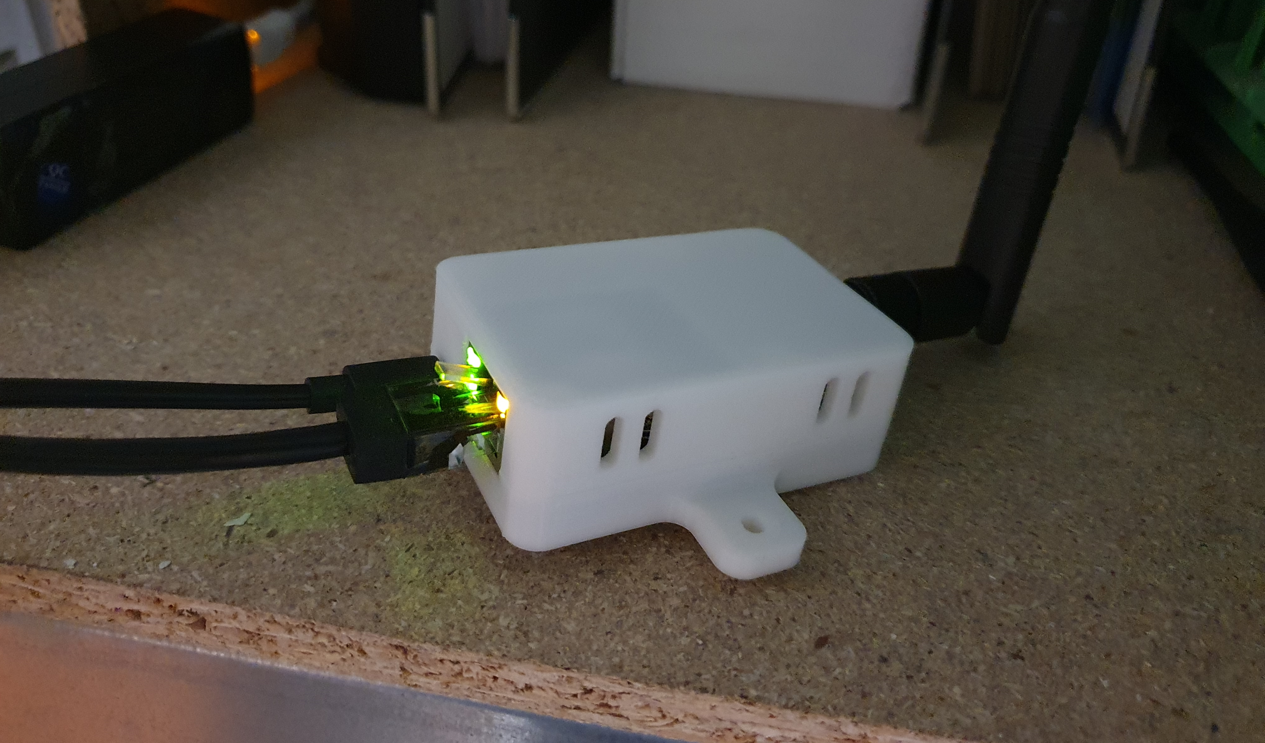 cod.m CC2652P2 TCP ZigBee Coordiantor case - REMIX -