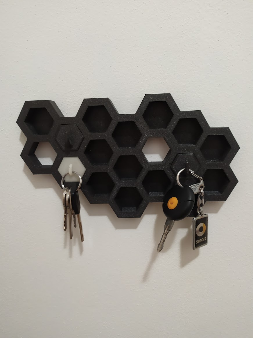Honeycomb wall key holder