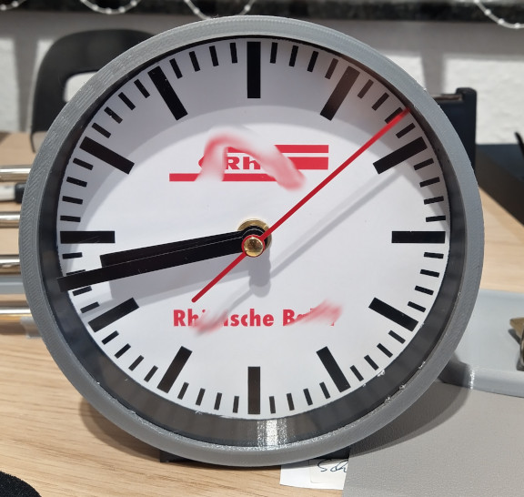 Super Simple Desk Clock / Super einfache Schreibtisch Uhr / Bahnhofsuhr