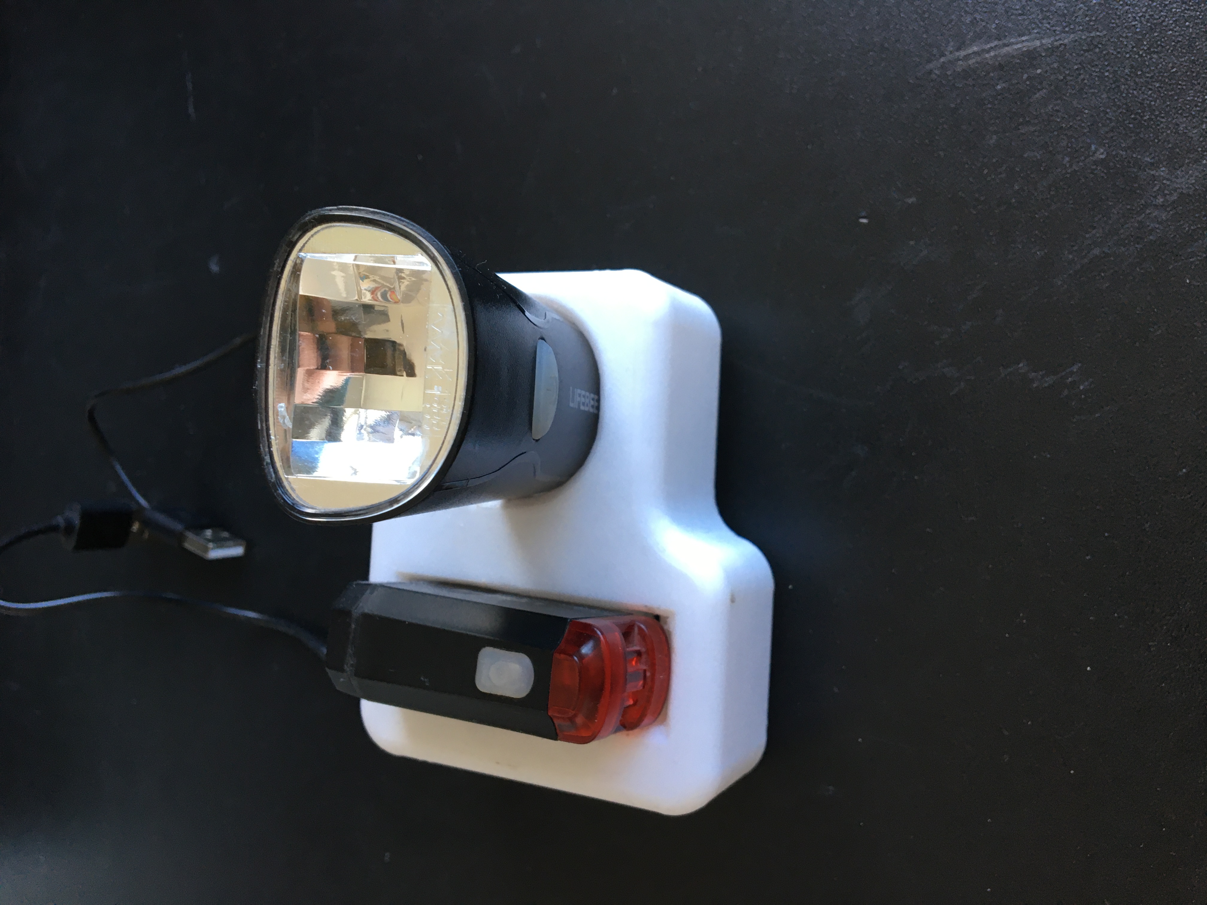 Light loading station