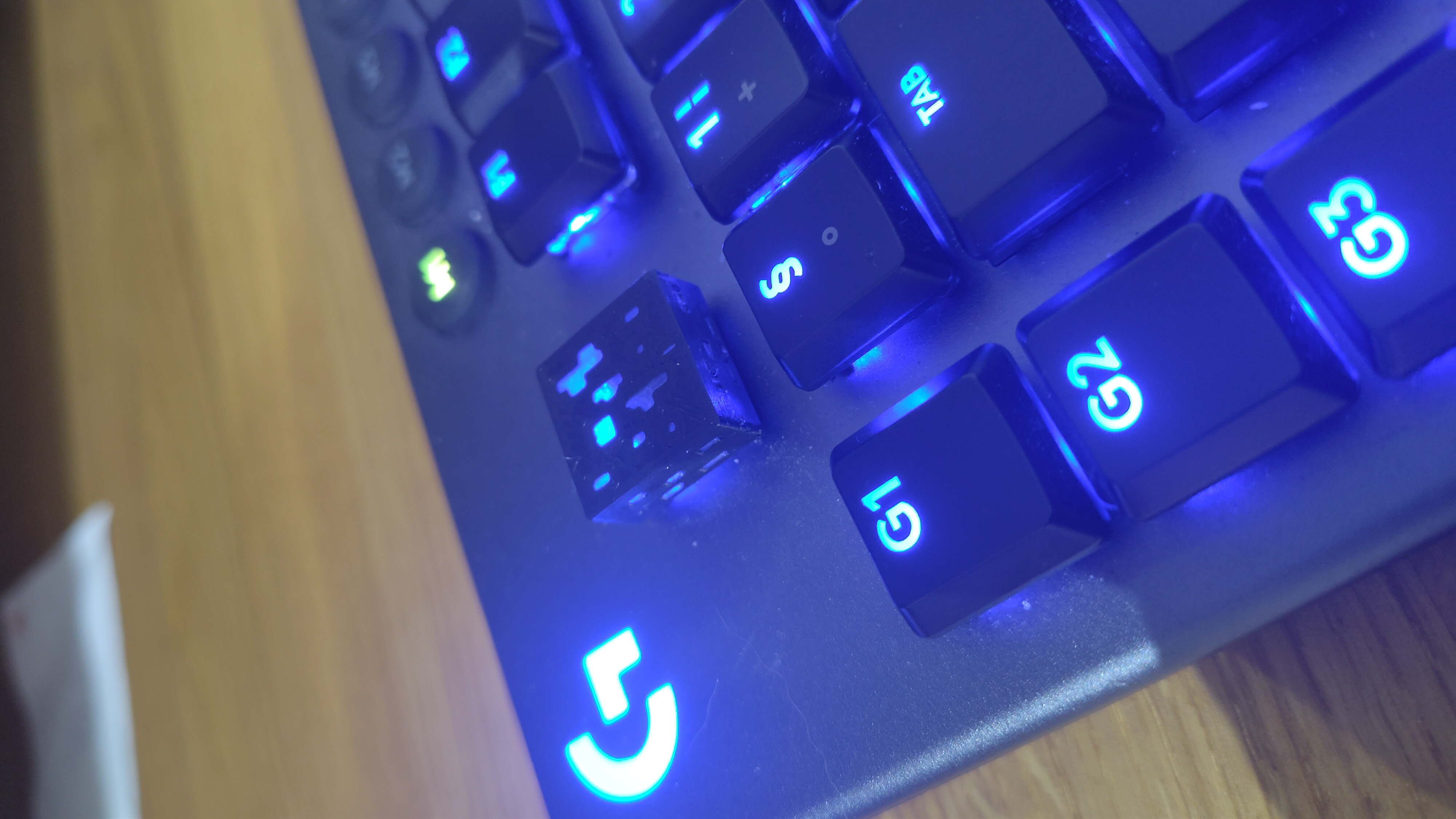 Minecraft G815 small keycap with transparent insert
