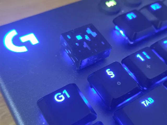 Minecraft G815 small keycap with transparent insert