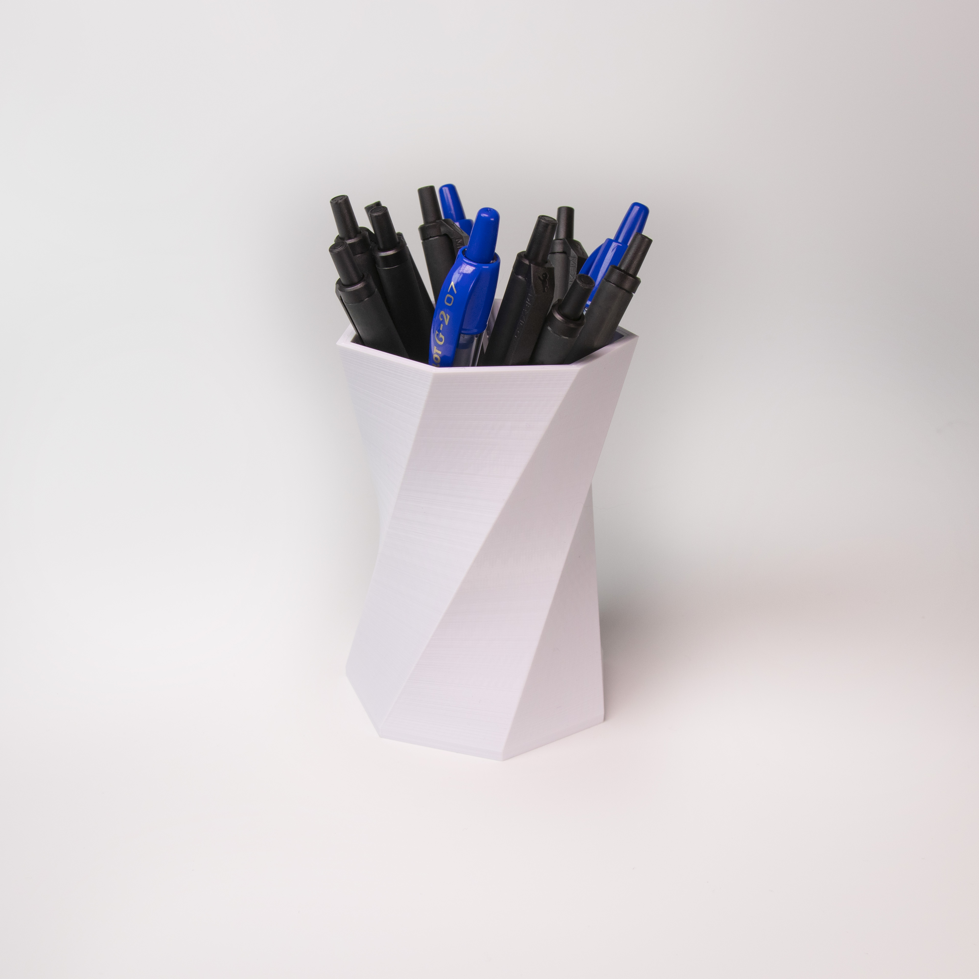 Twisted Hex-Penholder