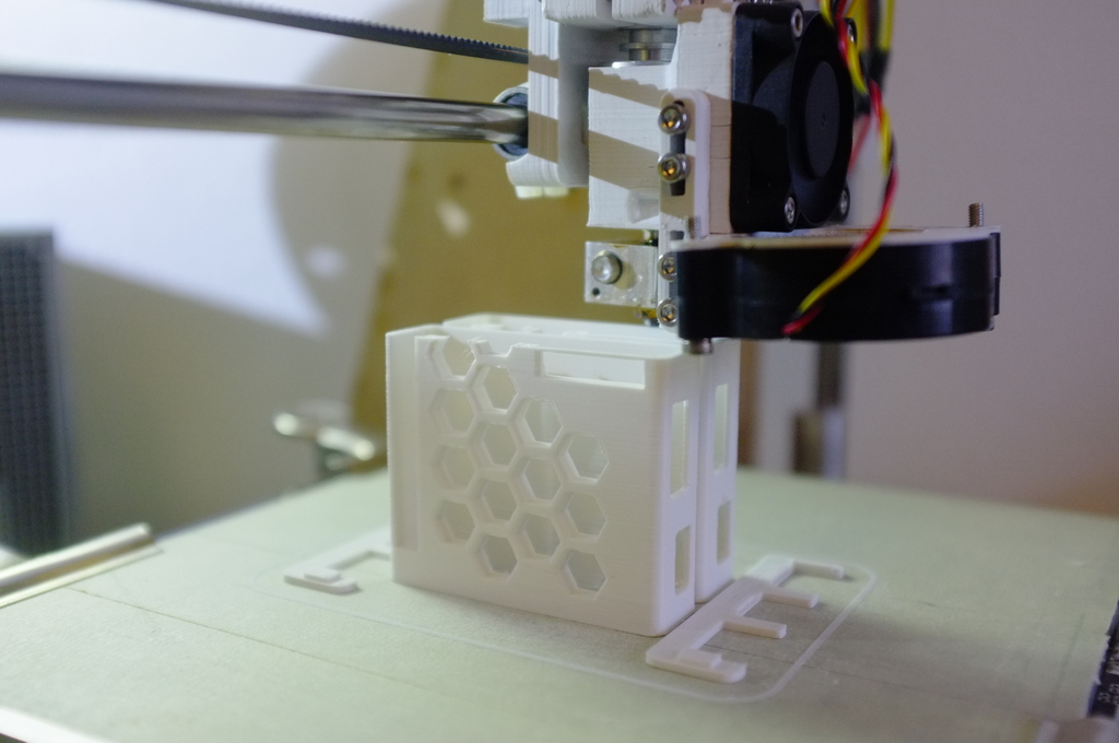 Yet another Raspberry Pi B+/2 Case