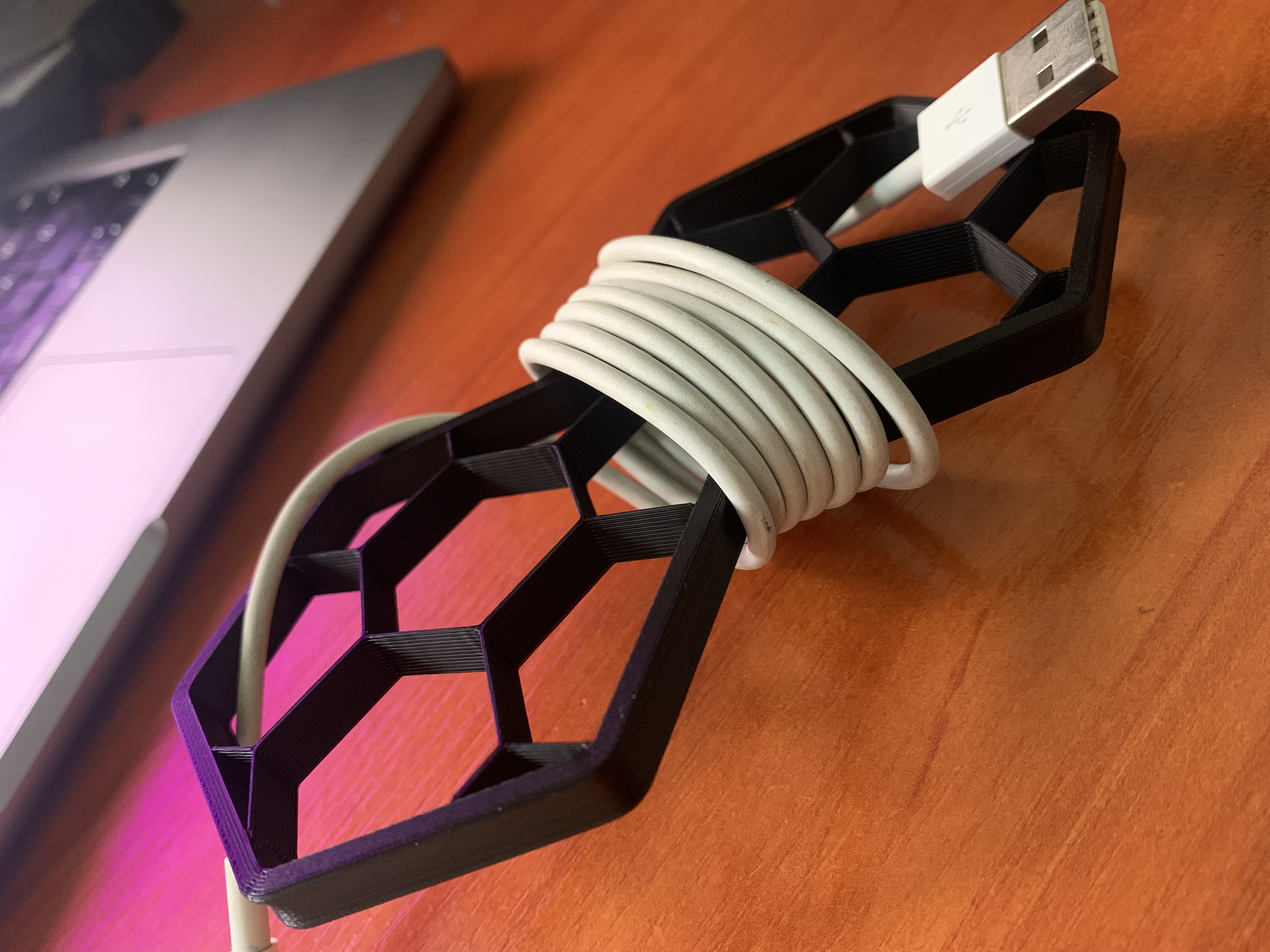 Infill style simple cable organizer