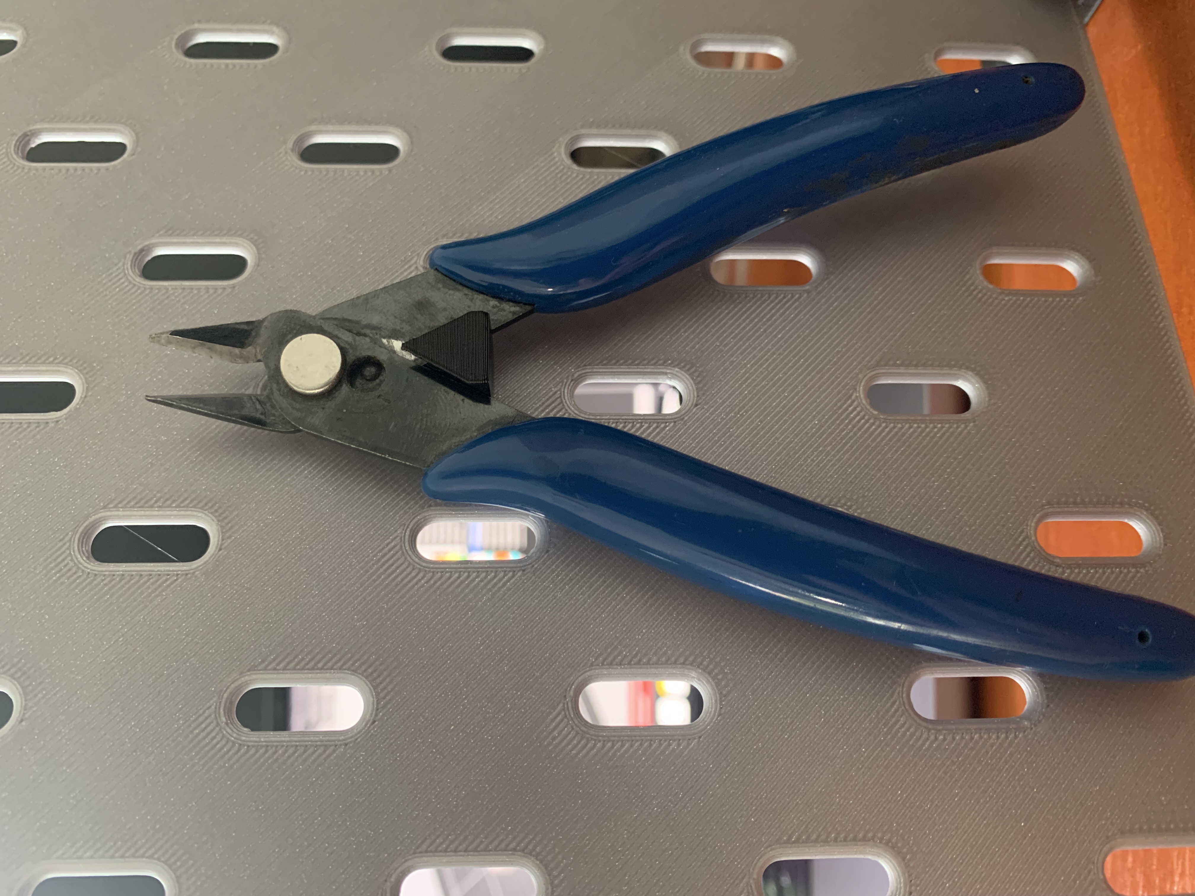 Skadis hook for wire cutters and pliers