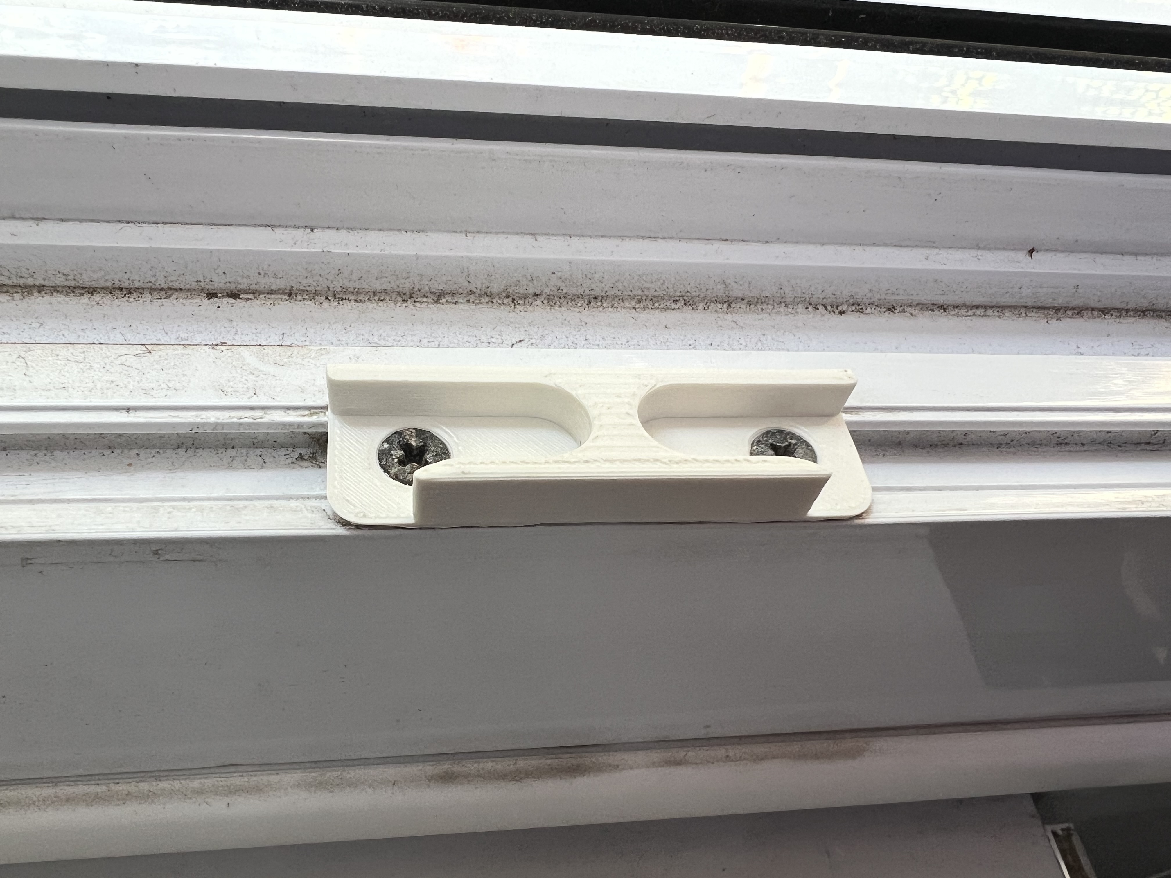 Gâche de galet pour porte en PVC GIMM G1165 par Mickael54 Téléchargez gratuitement un modèle