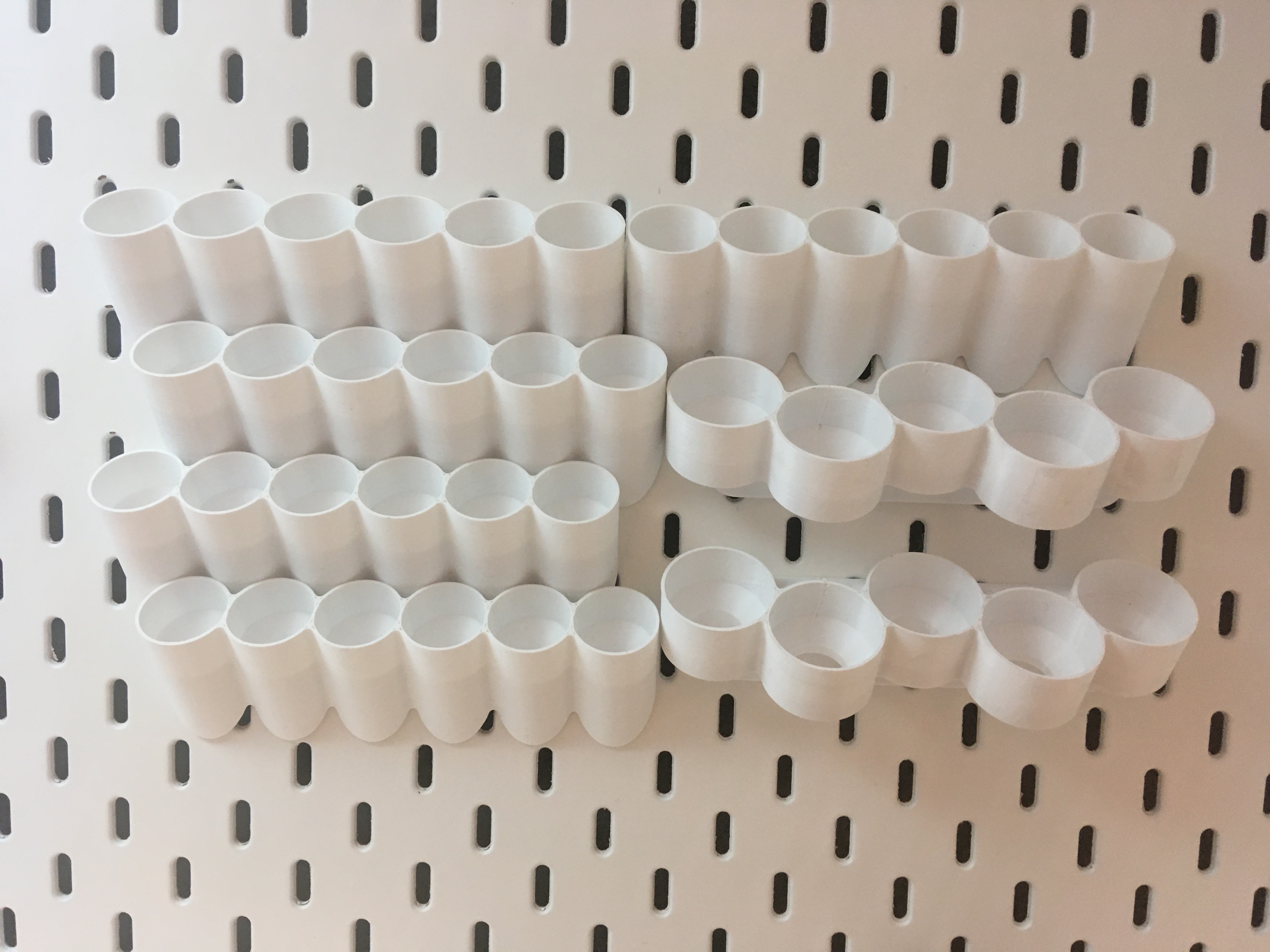 Skadis paint bottle holders by Ivan Urbánek Download free STL model