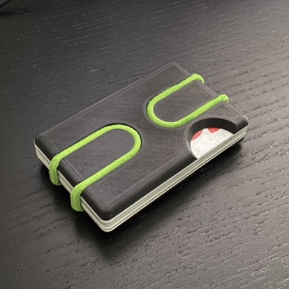 Card wallet with rounded plates