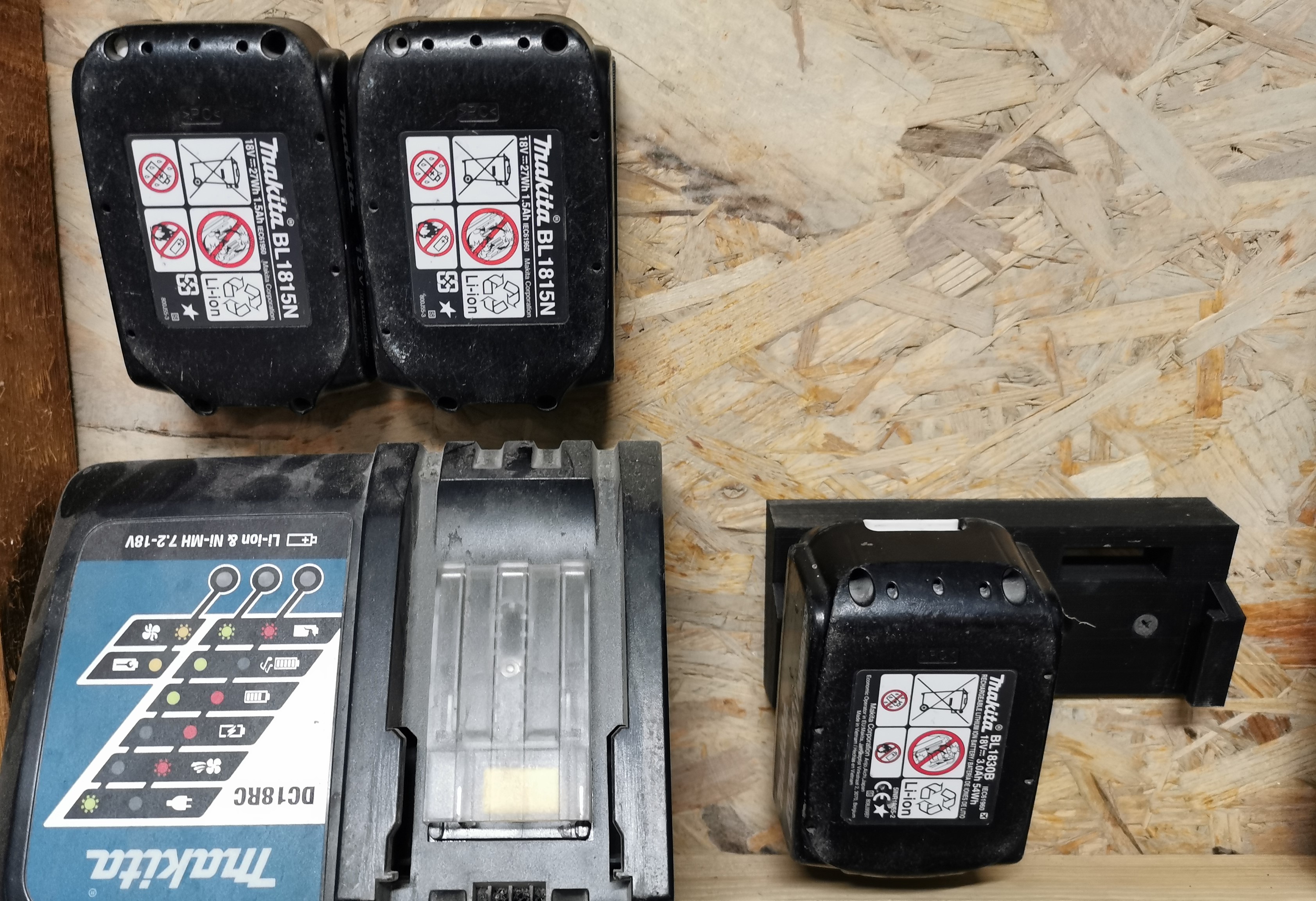 Bosch 18V Battery Holder (4-Slot) - Wall Mount Storage For Bosch Pro 18V Batteries | Malaysia - View #5
