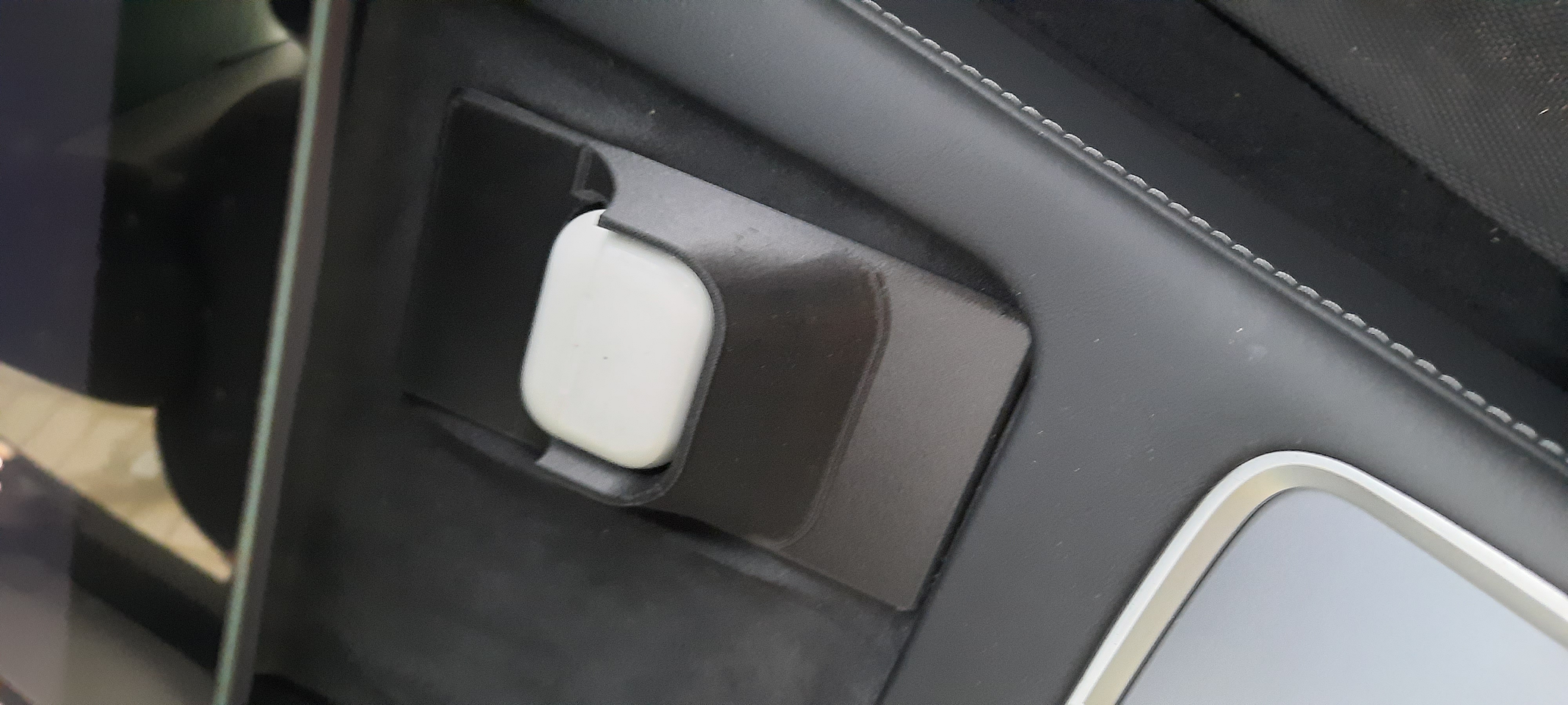 older for AirPods Pro in tesla car wireless charger by Elias Heggernes Download free STL model