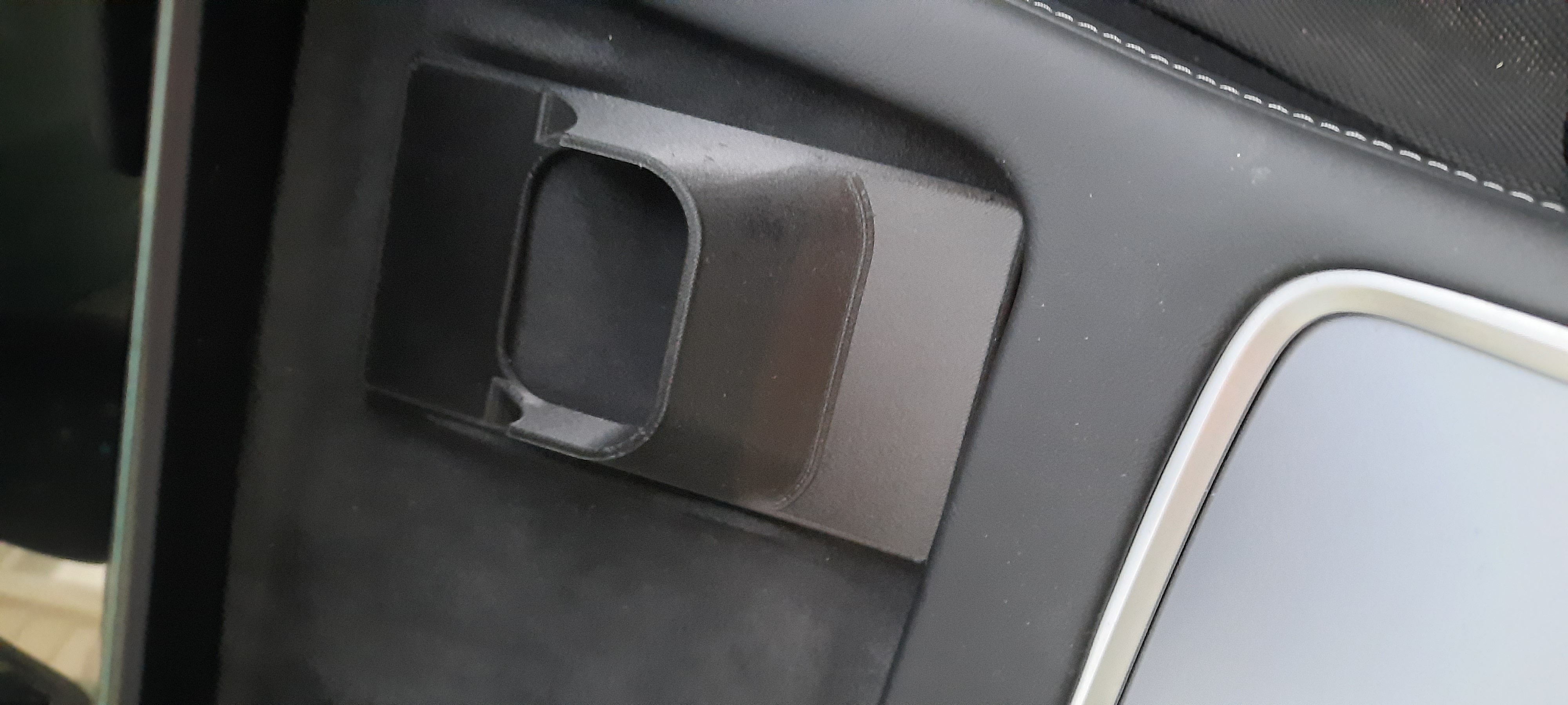 older for AirPods Pro in tesla car wireless charger by Elias Heggernes Download free STL model