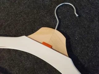 IKEA BUMERANG Shoulder Shaper Locking Clip by Scatterthought