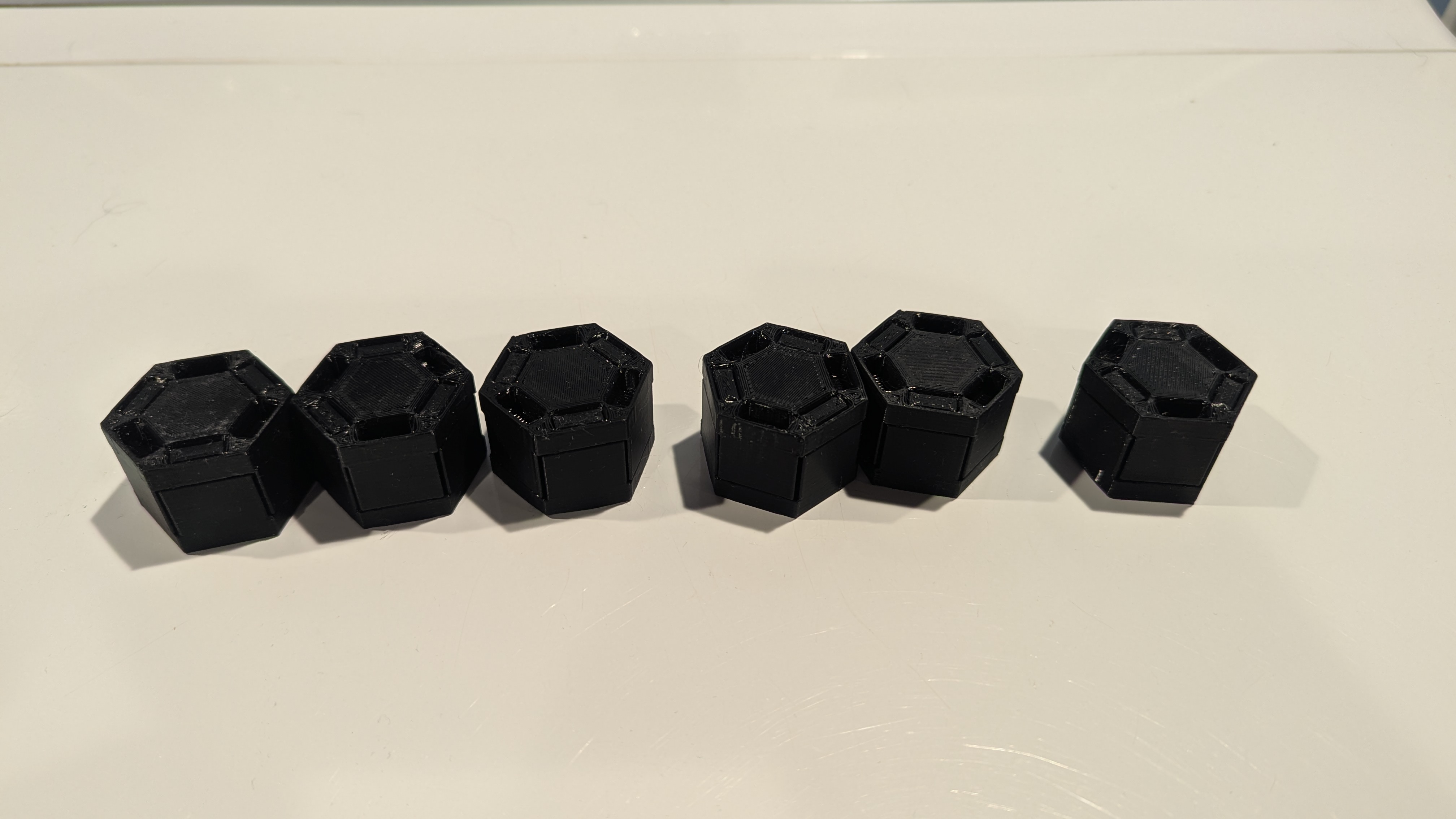 Miniatura 11 do modelo 3D Nesting, Modular, Stackable Hex Terrain, Single Hex