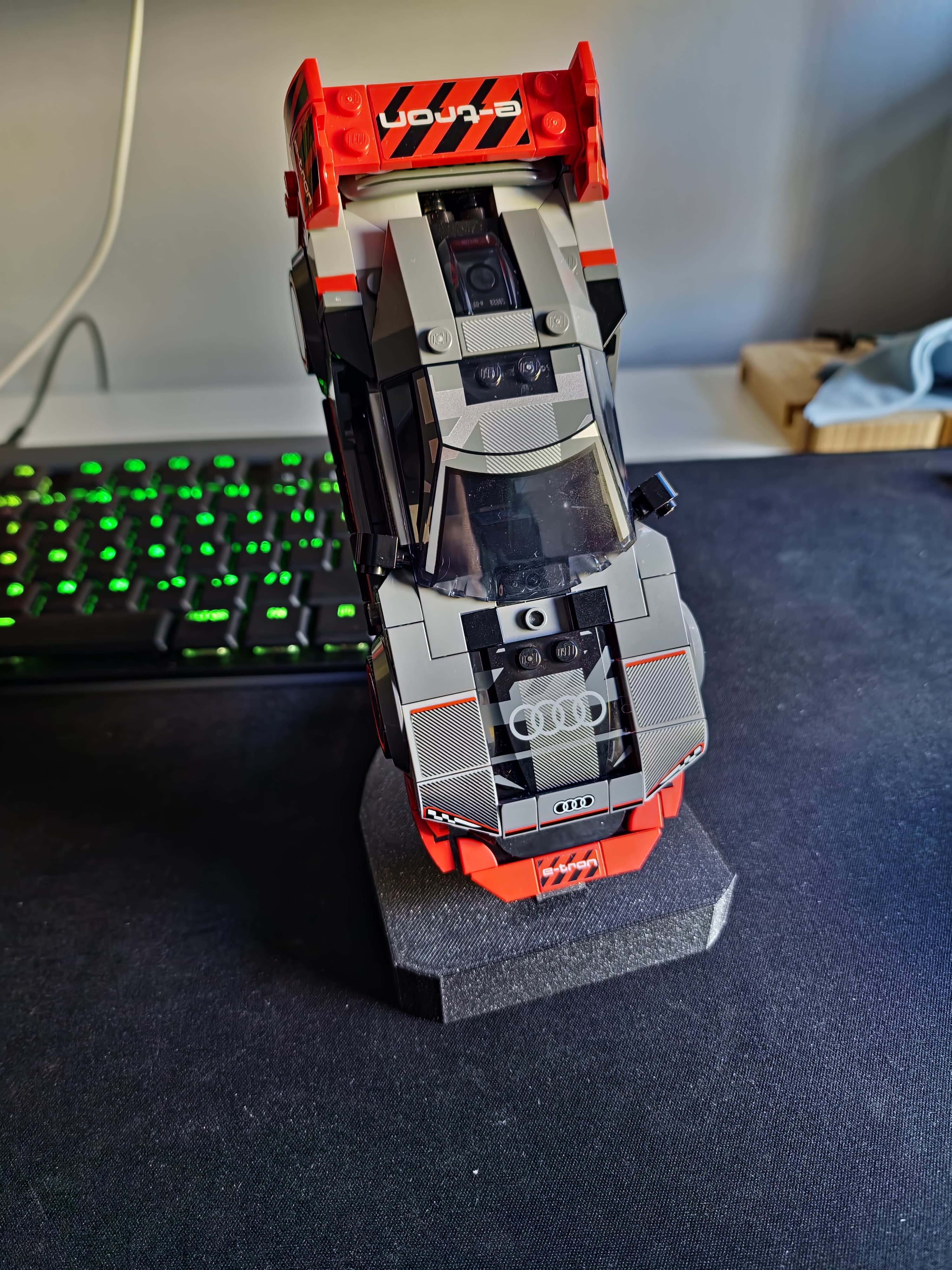Lego SPEED Champions stand