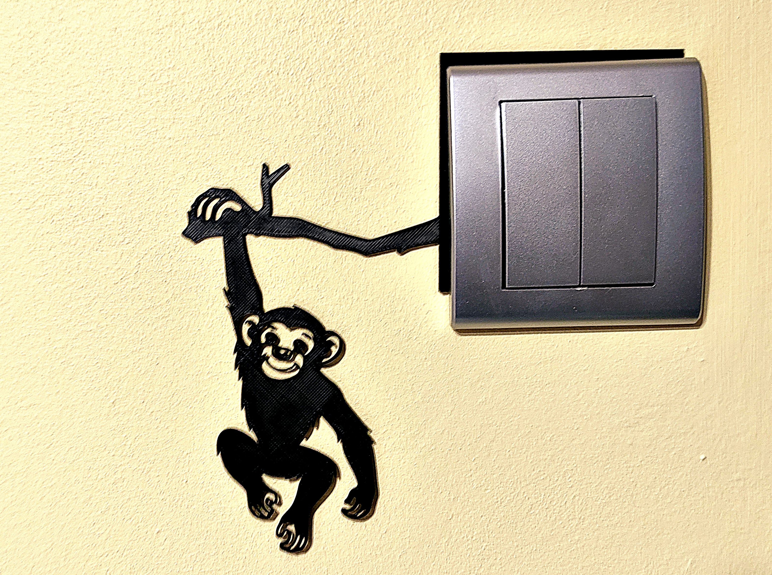 Miniatura 4 do modelo 3D Light Switch Frame - Monkey