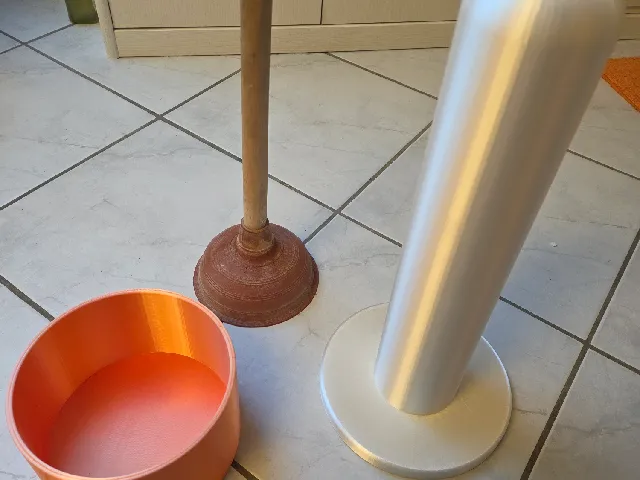 plumber's helper enclosure (Pömpel Umhausung)